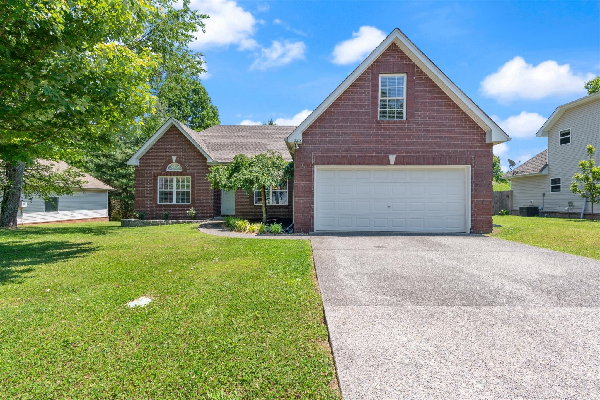 225 Foster Dr