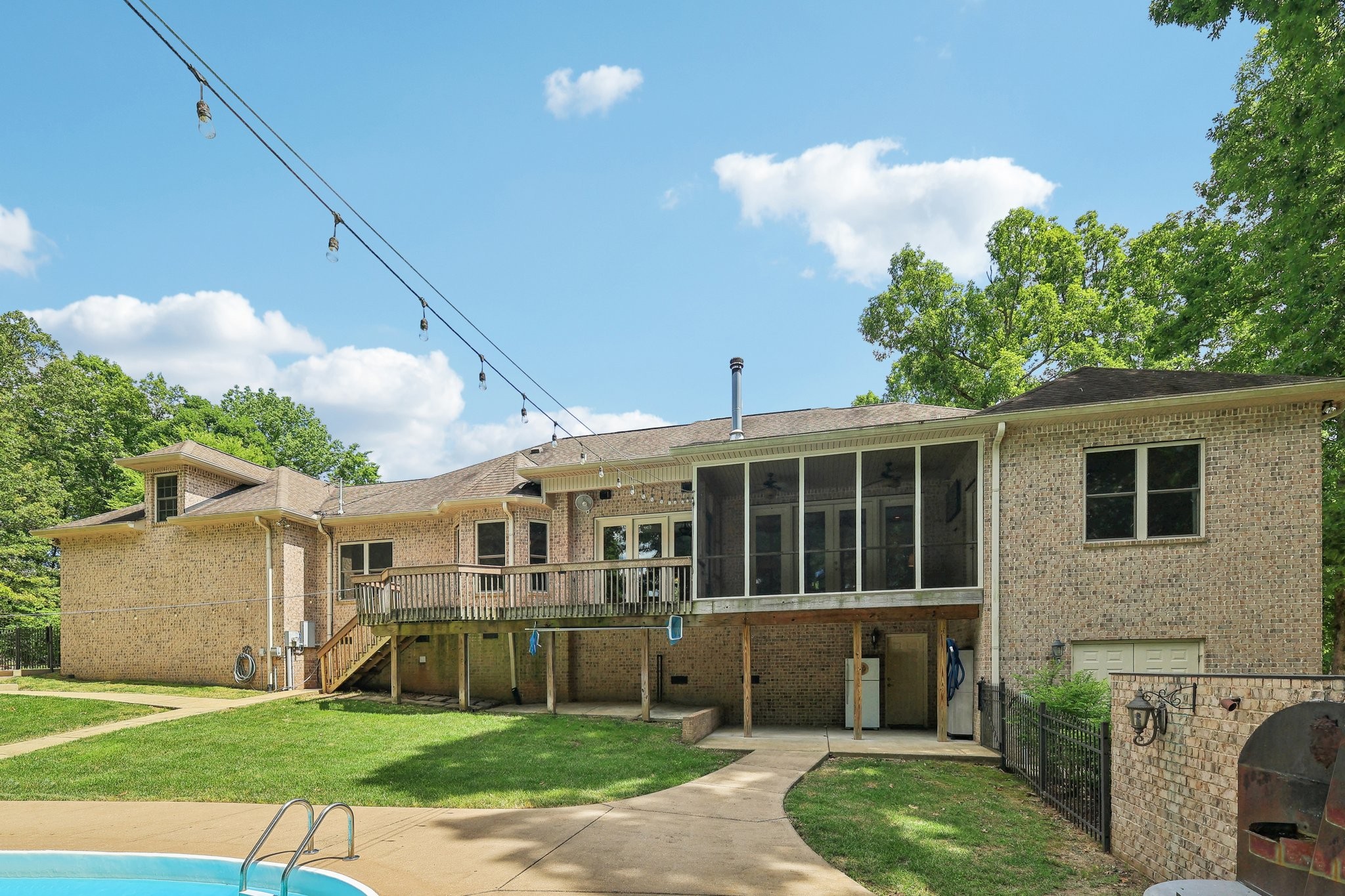 2562 Spears Way