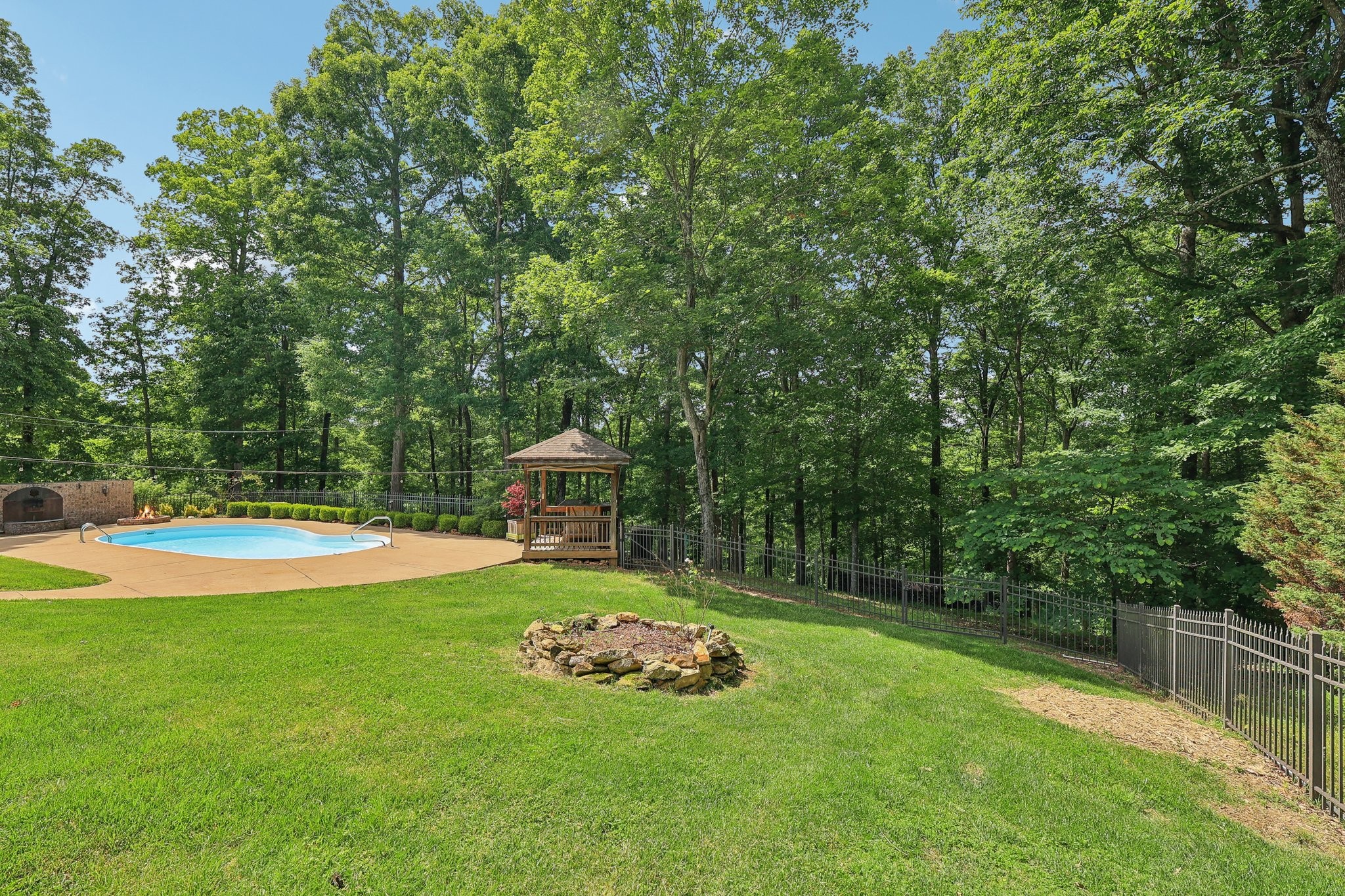 2562 Spears Way