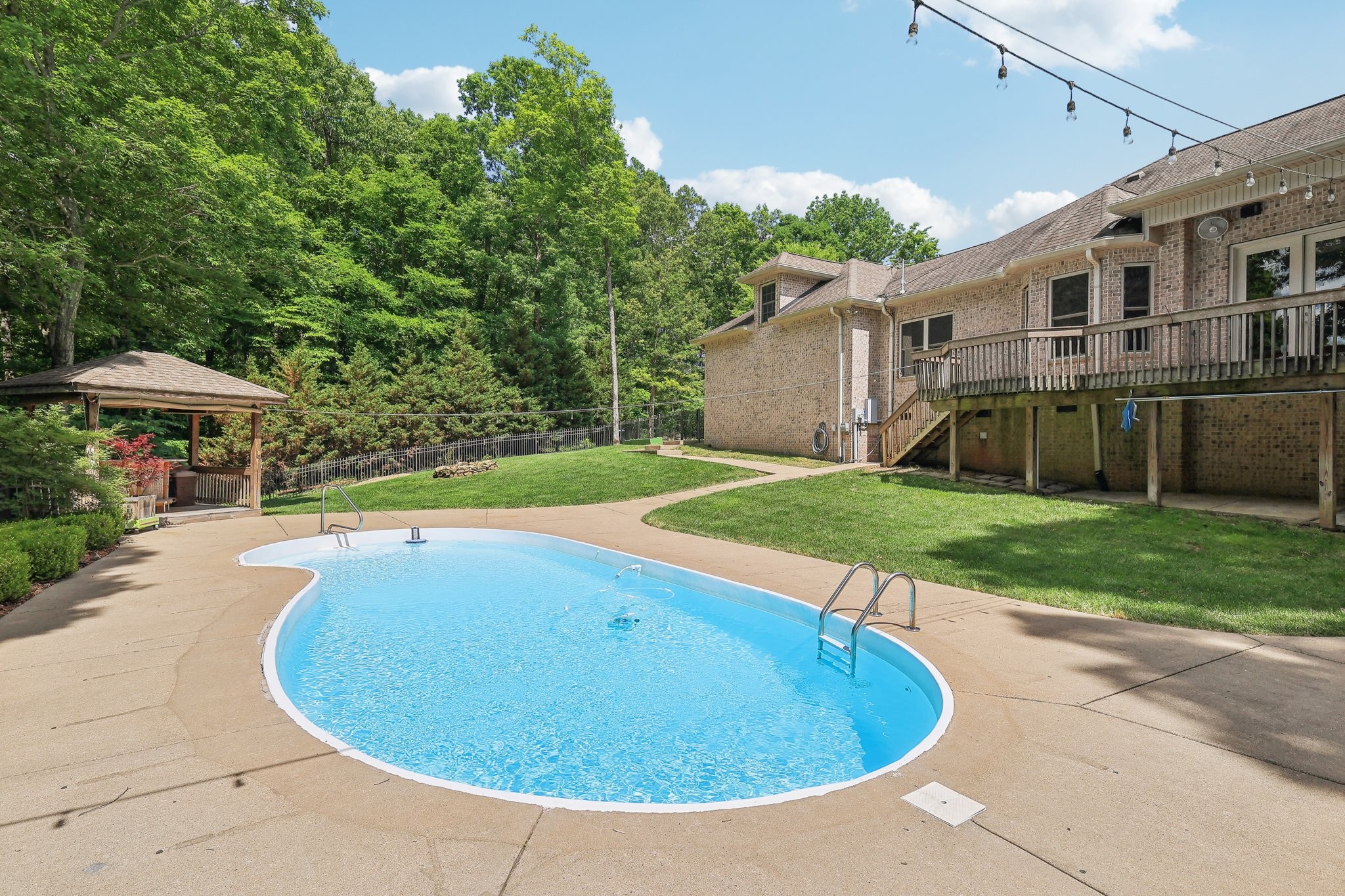 2562 Spears Way