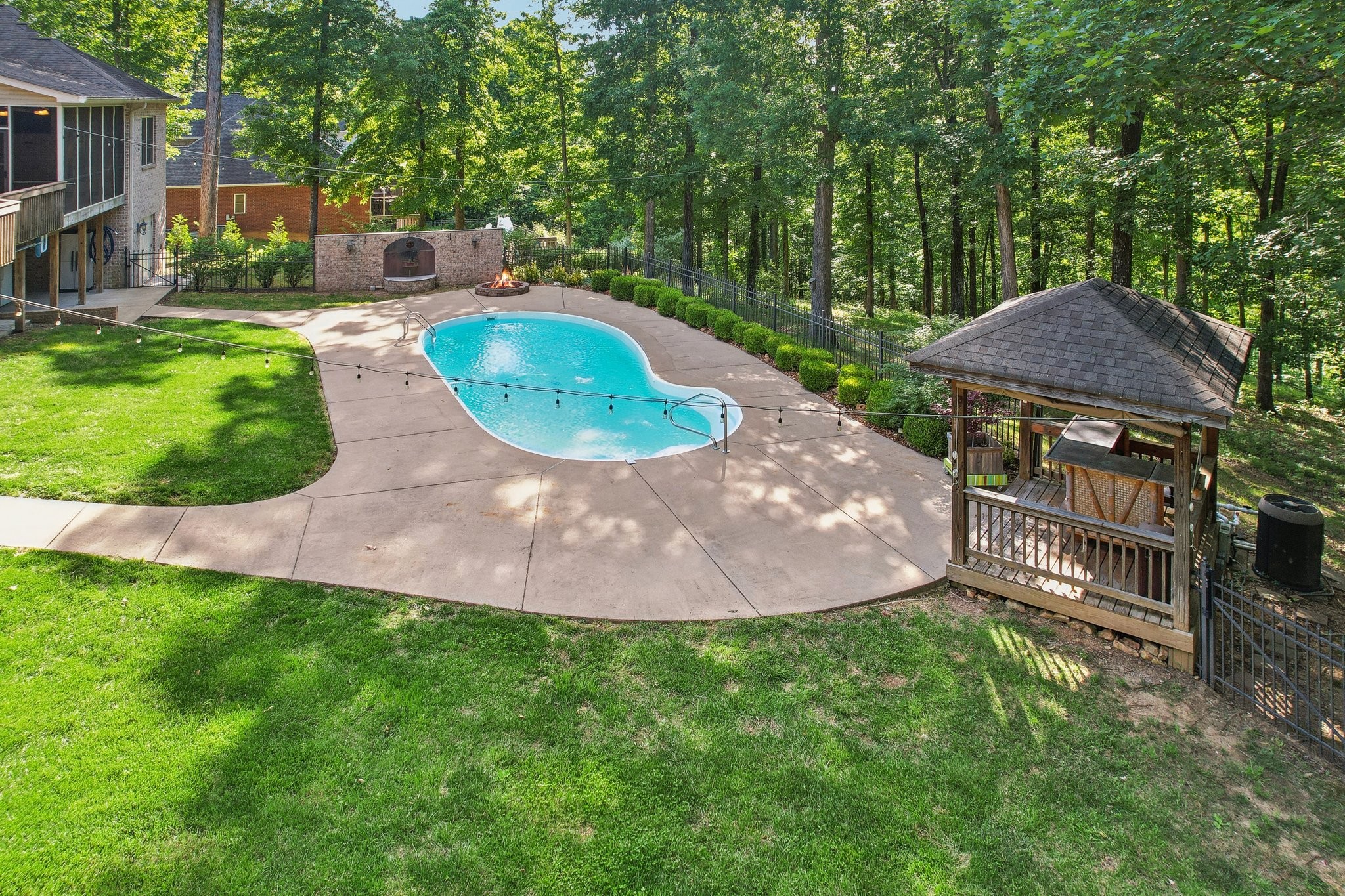2562 Spears Way