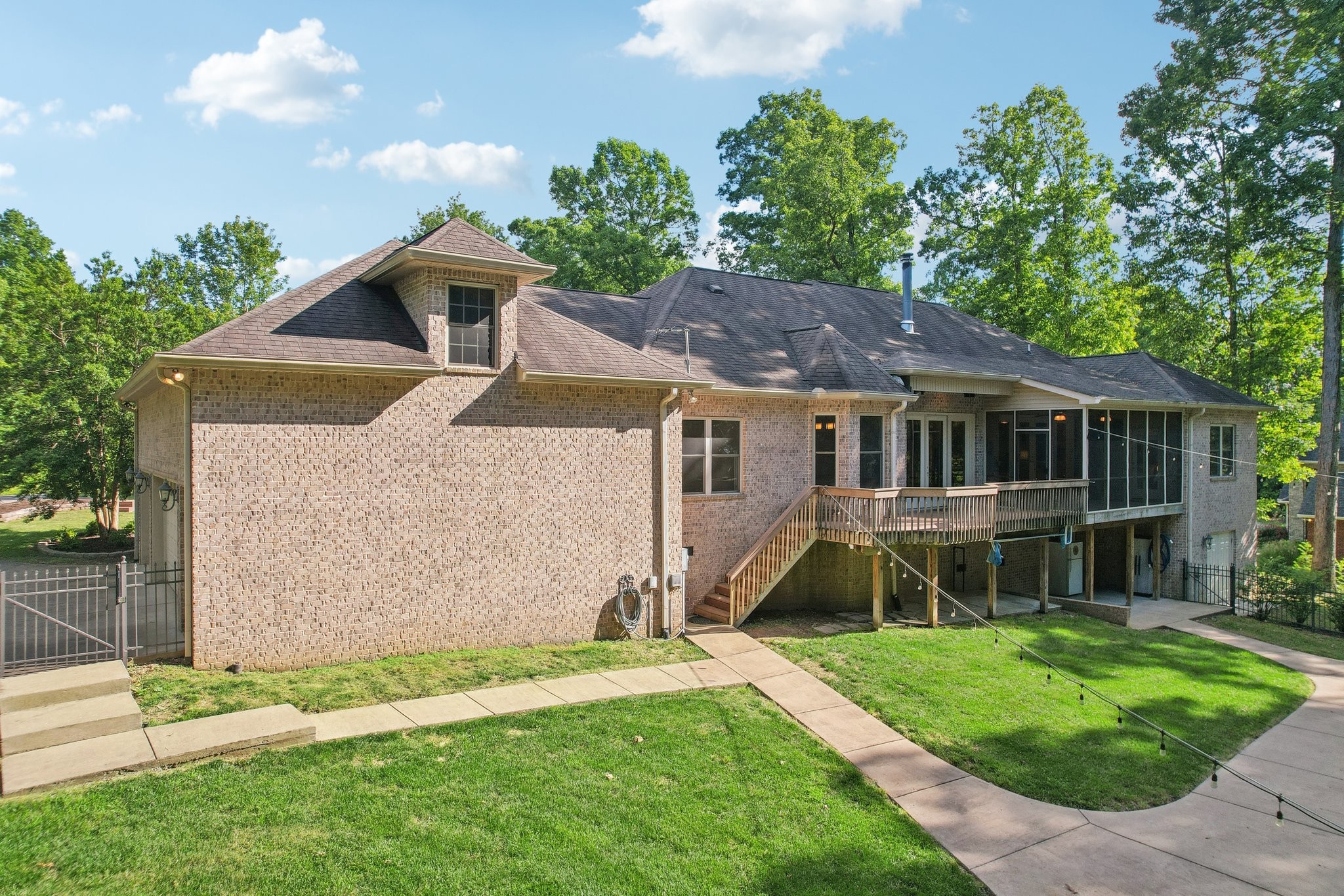 2562 Spears Way
