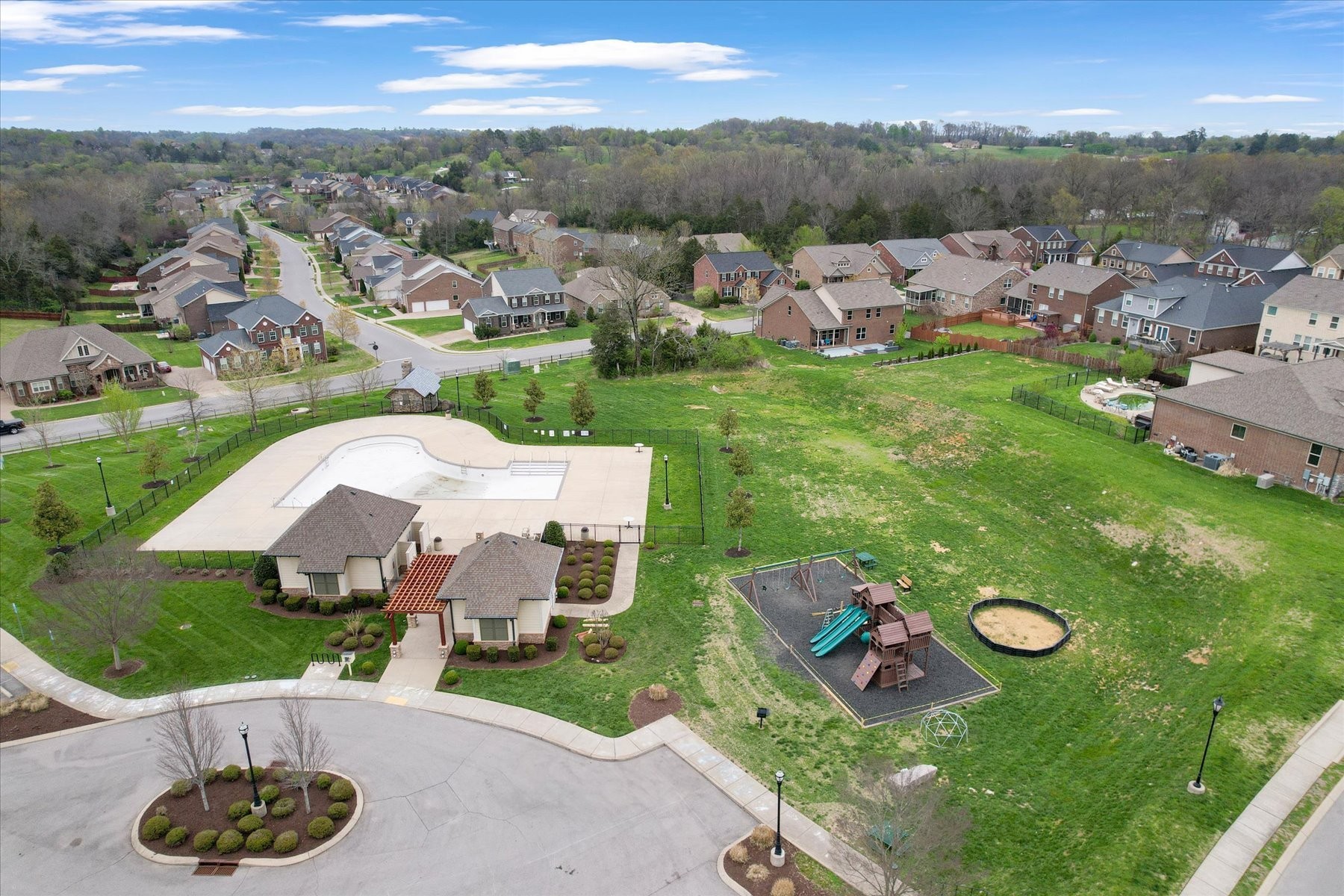 2142 Kirkwood Dr