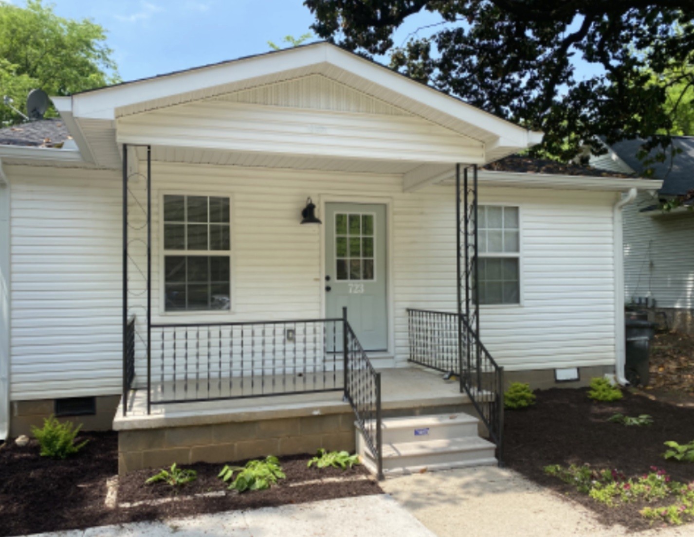 723 N Maple St, N