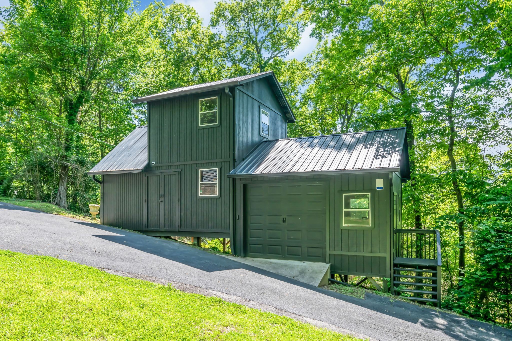 5546 Riverview Dr