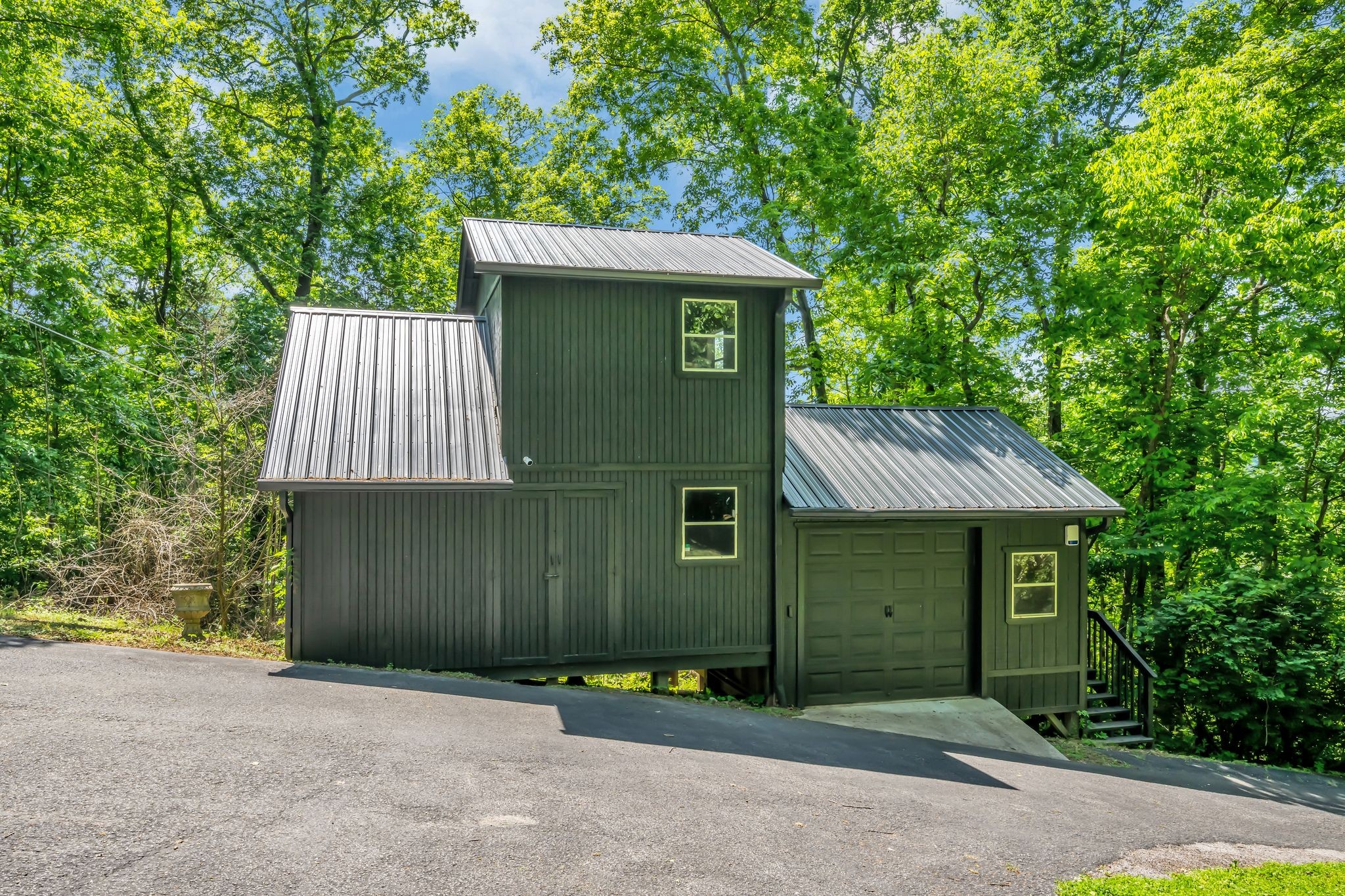 5546 Riverview Dr