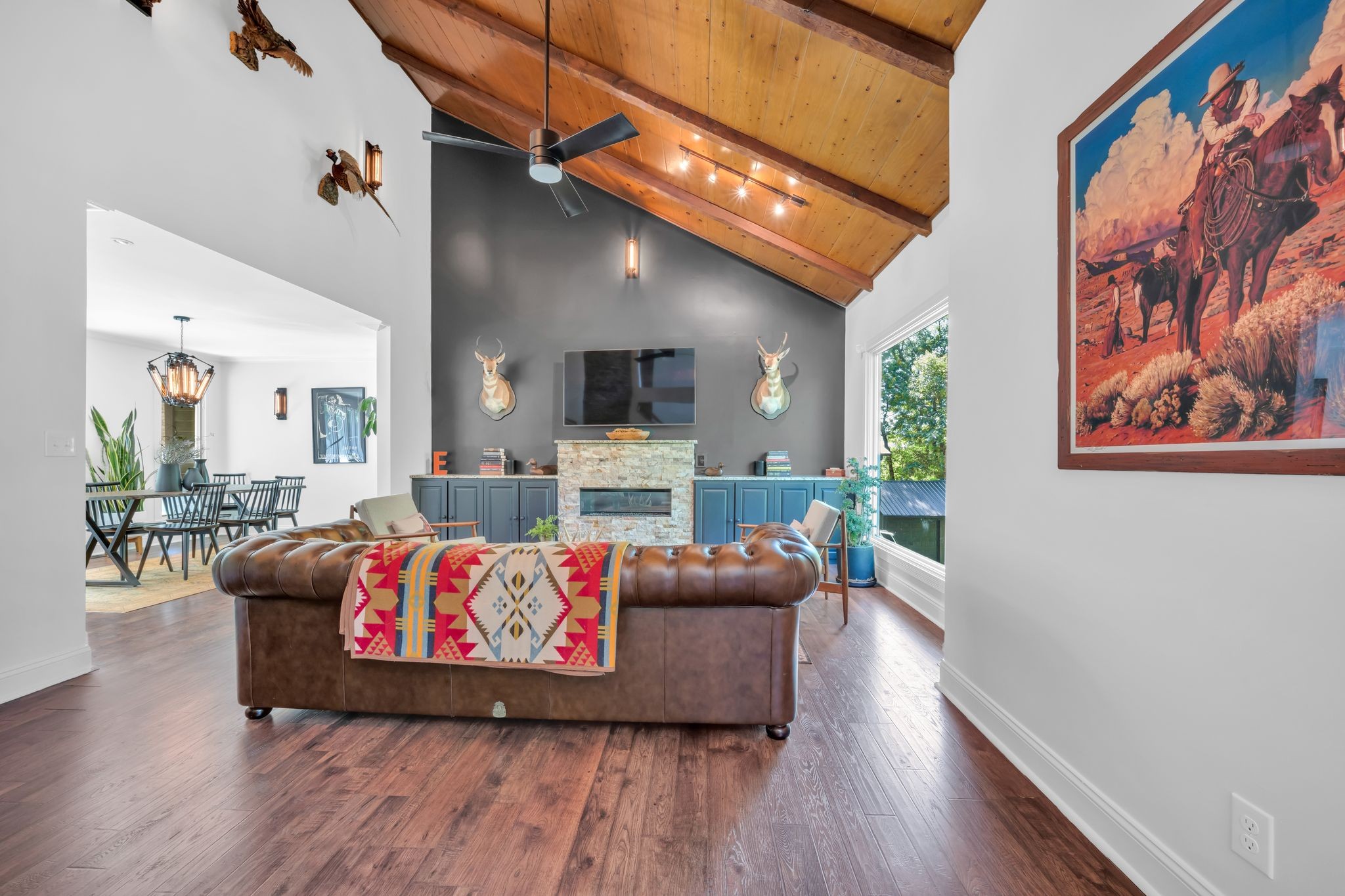 5546 Riverview Dr