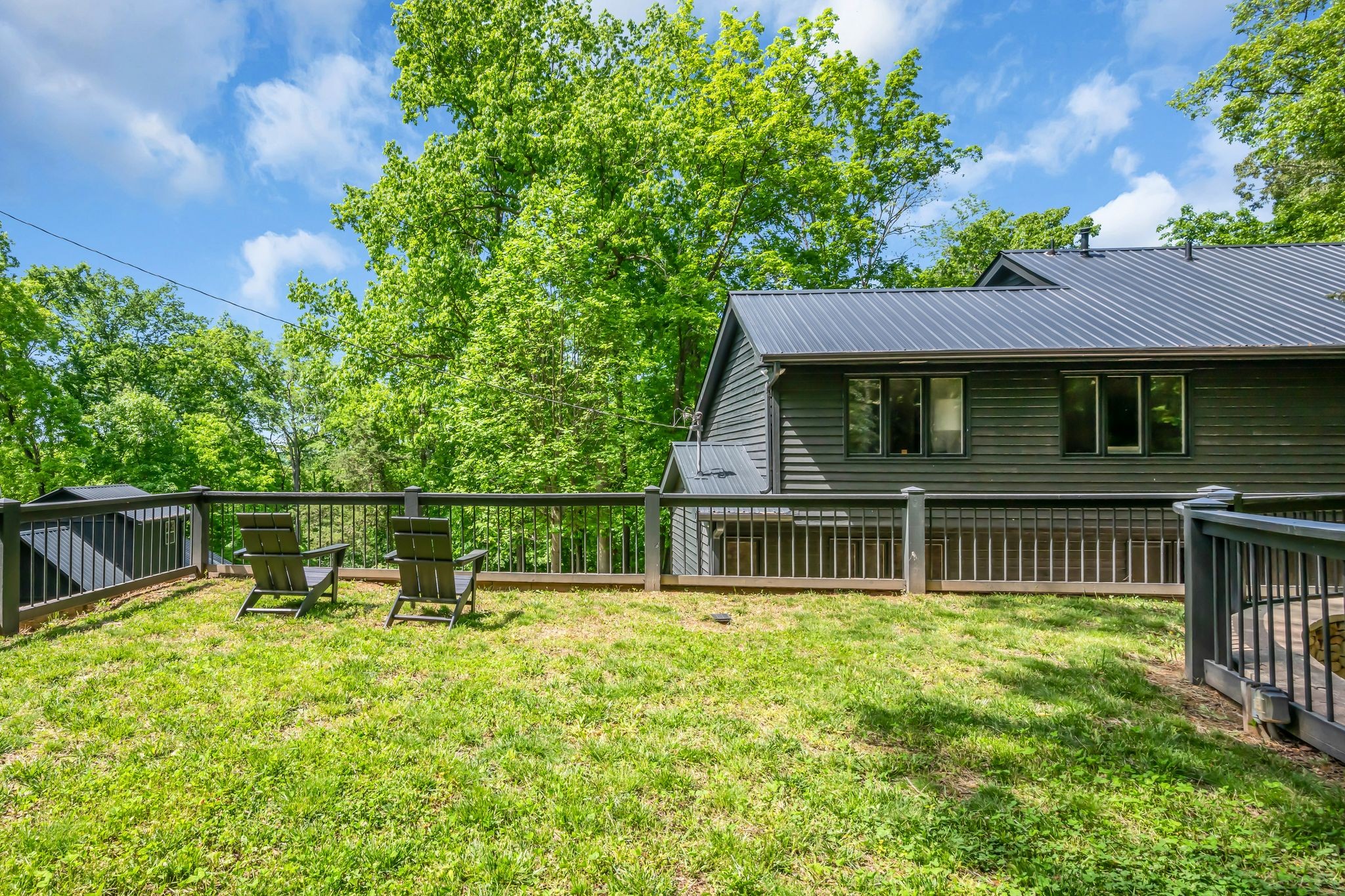 5546 Riverview Dr