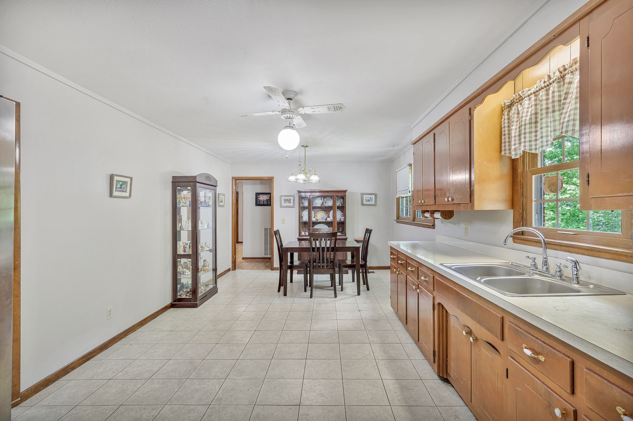 1493 Highway 100