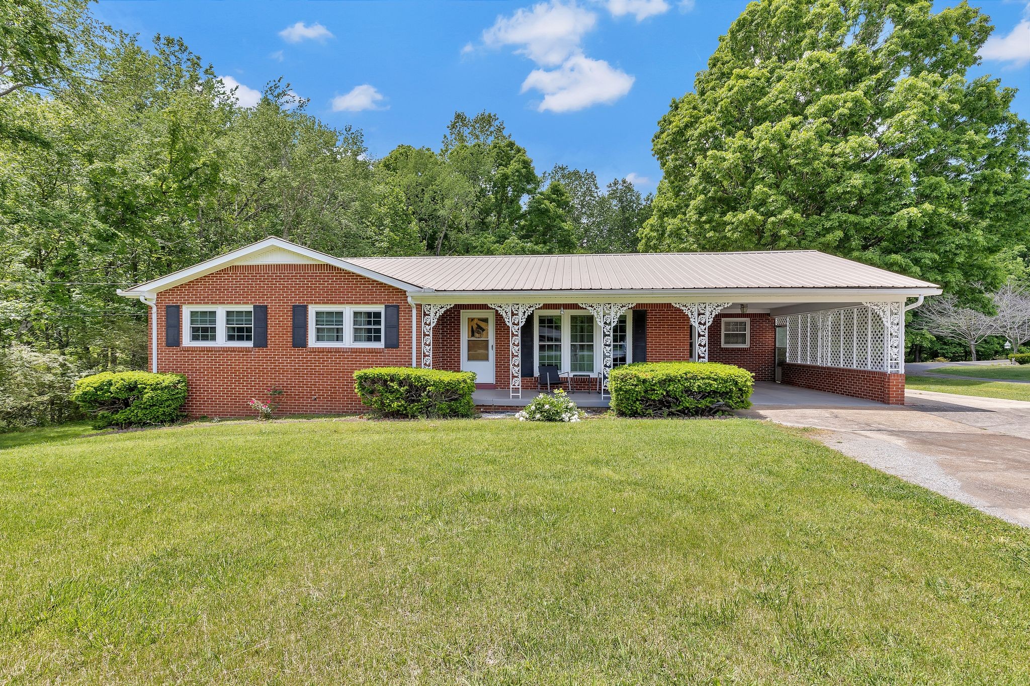 1493 Highway 100