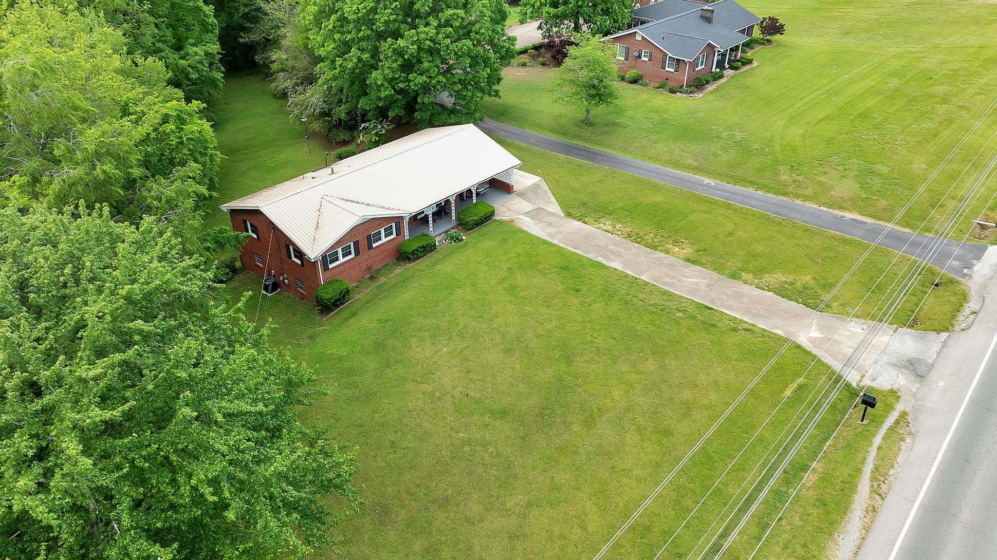 1493 Highway 100