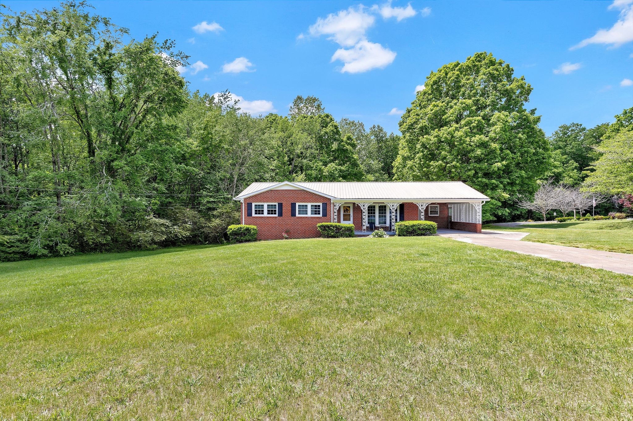 1493 Highway 100