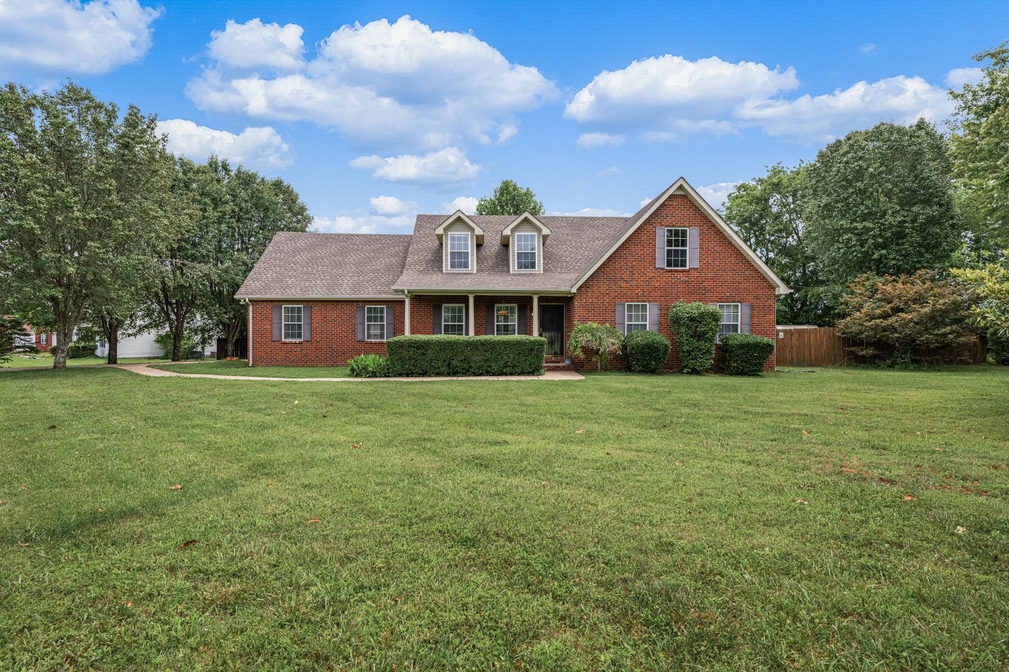 102 Loxley Lane