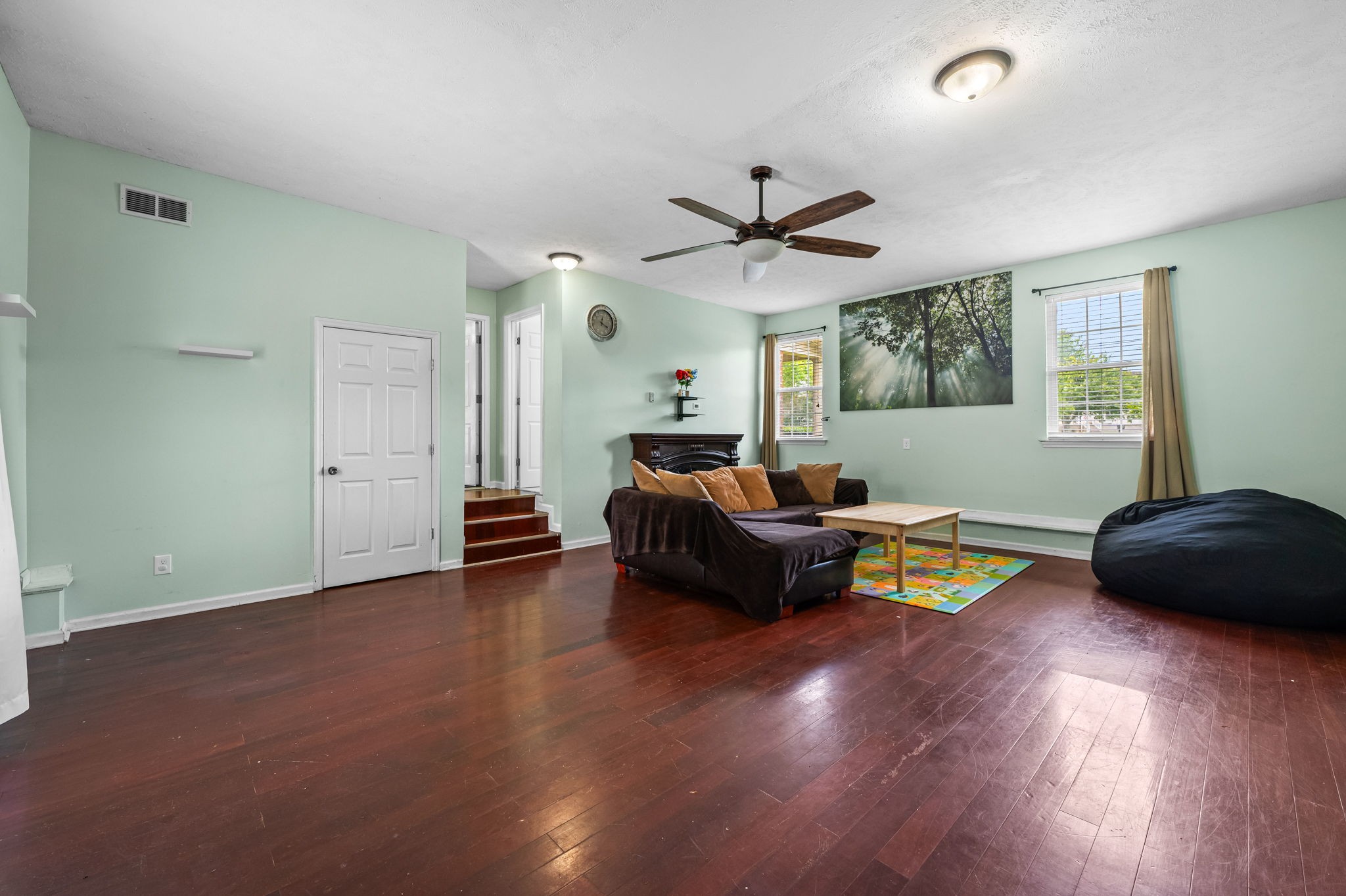 102 Loxley Lane