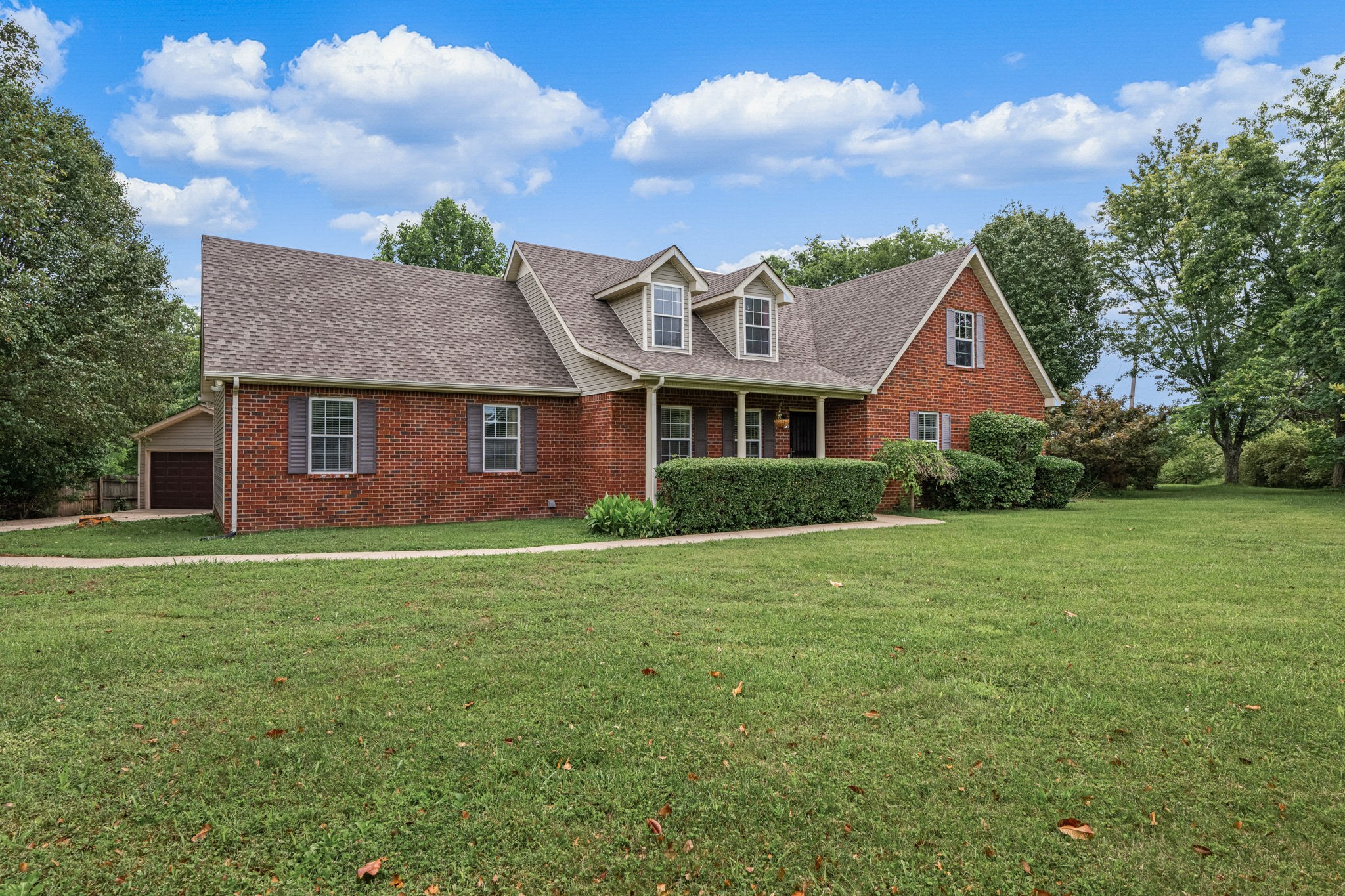 102 Loxley Lane