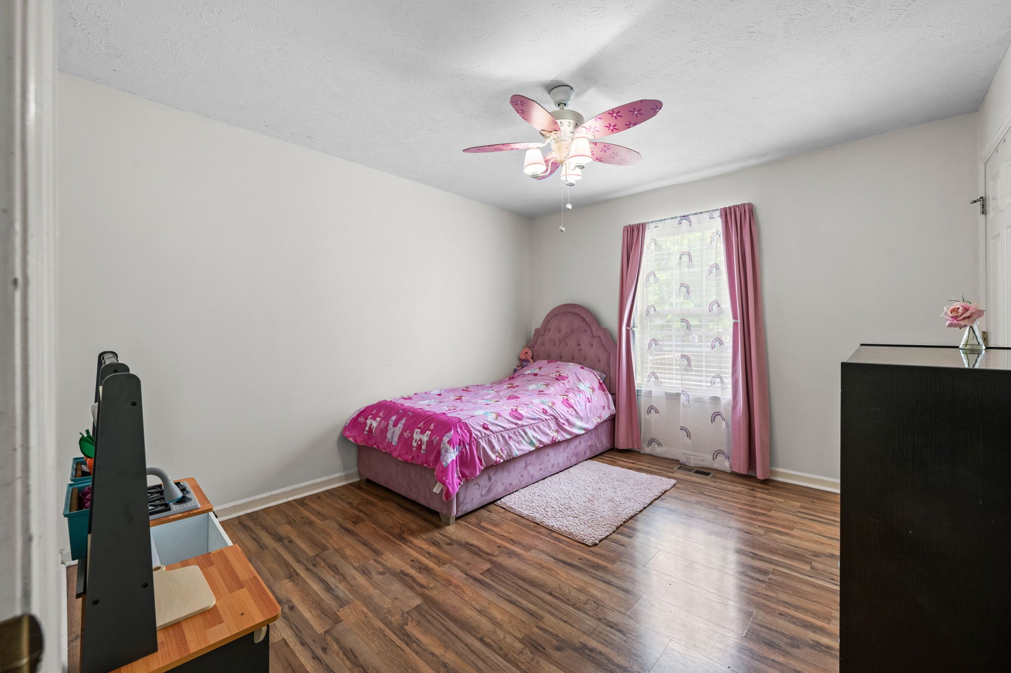 102 Loxley Lane