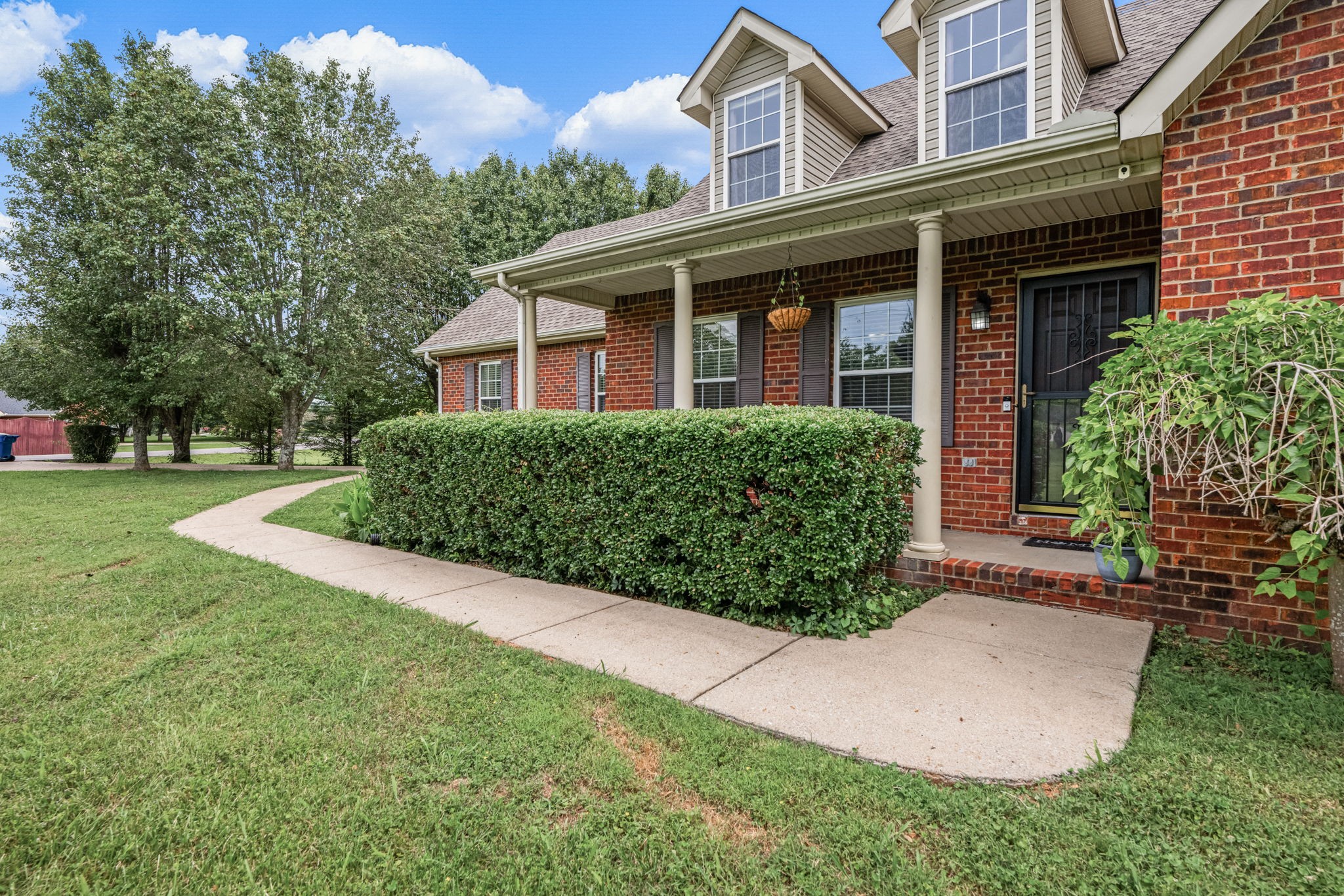 102 Loxley Lane