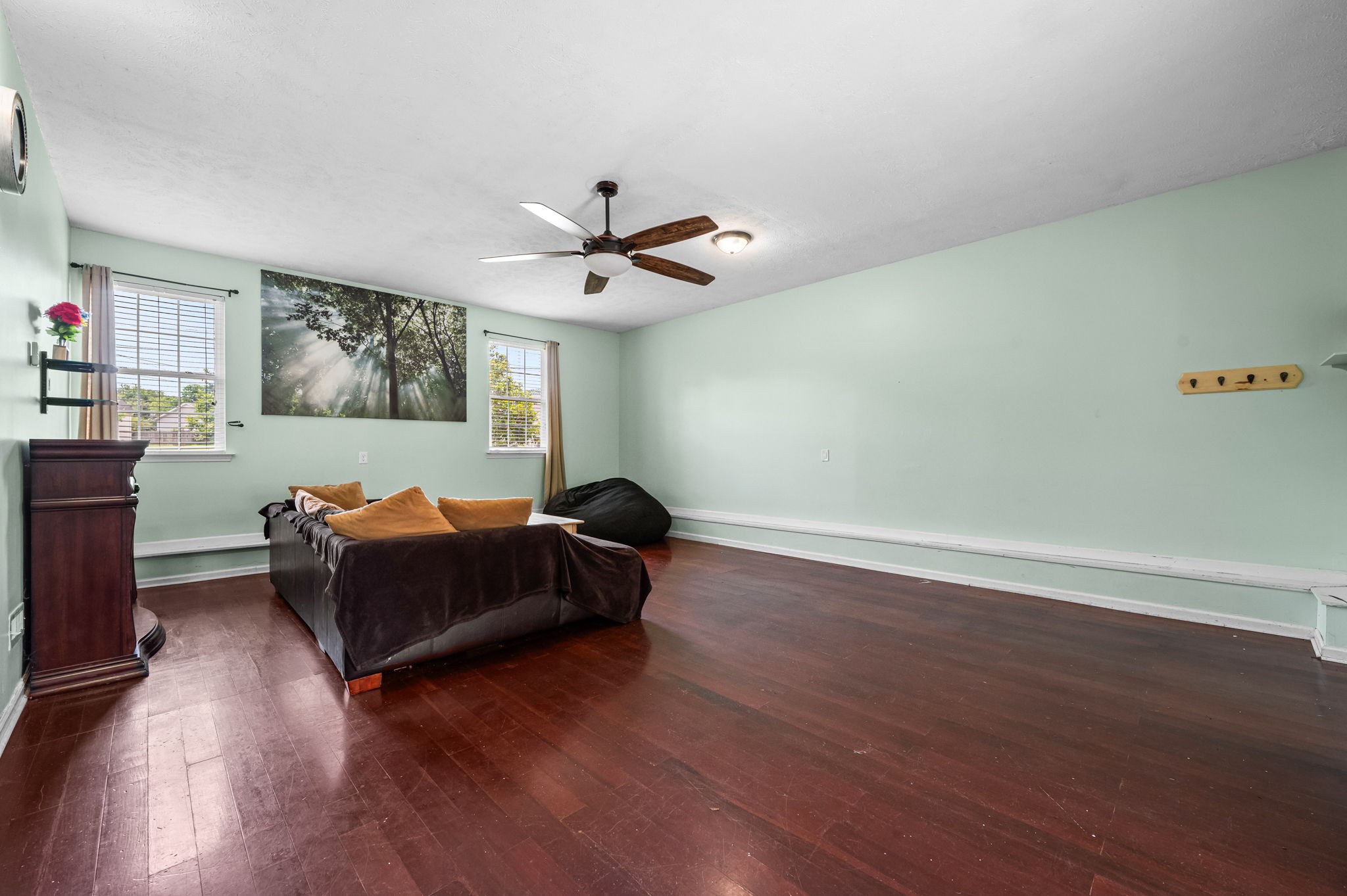 102 Loxley Lane