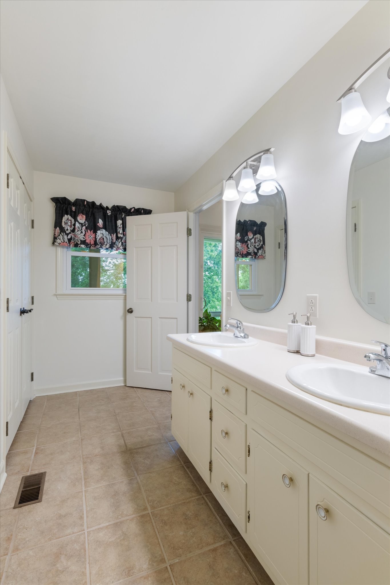 1627 Glenhaven Dr