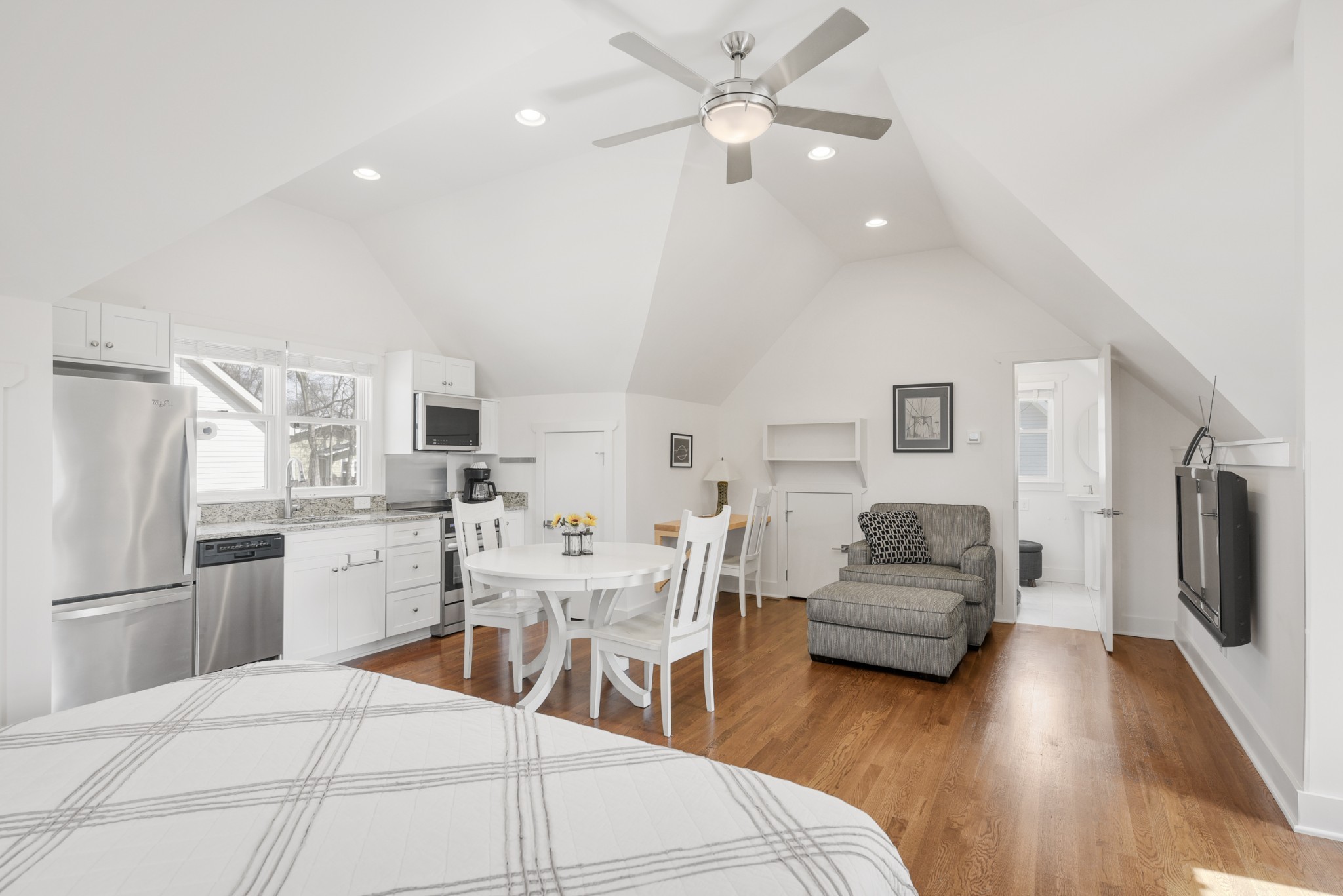 904 N 5th St