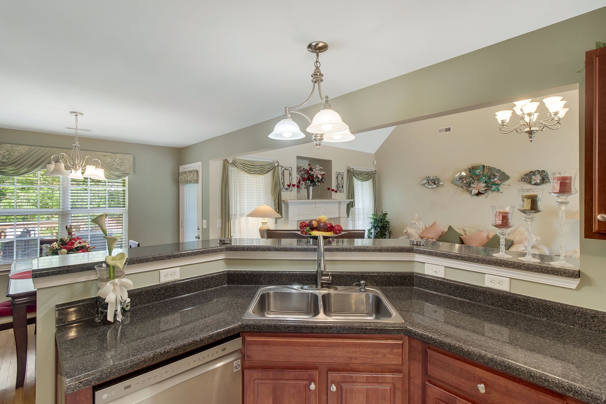 534 Willow Hill Cir