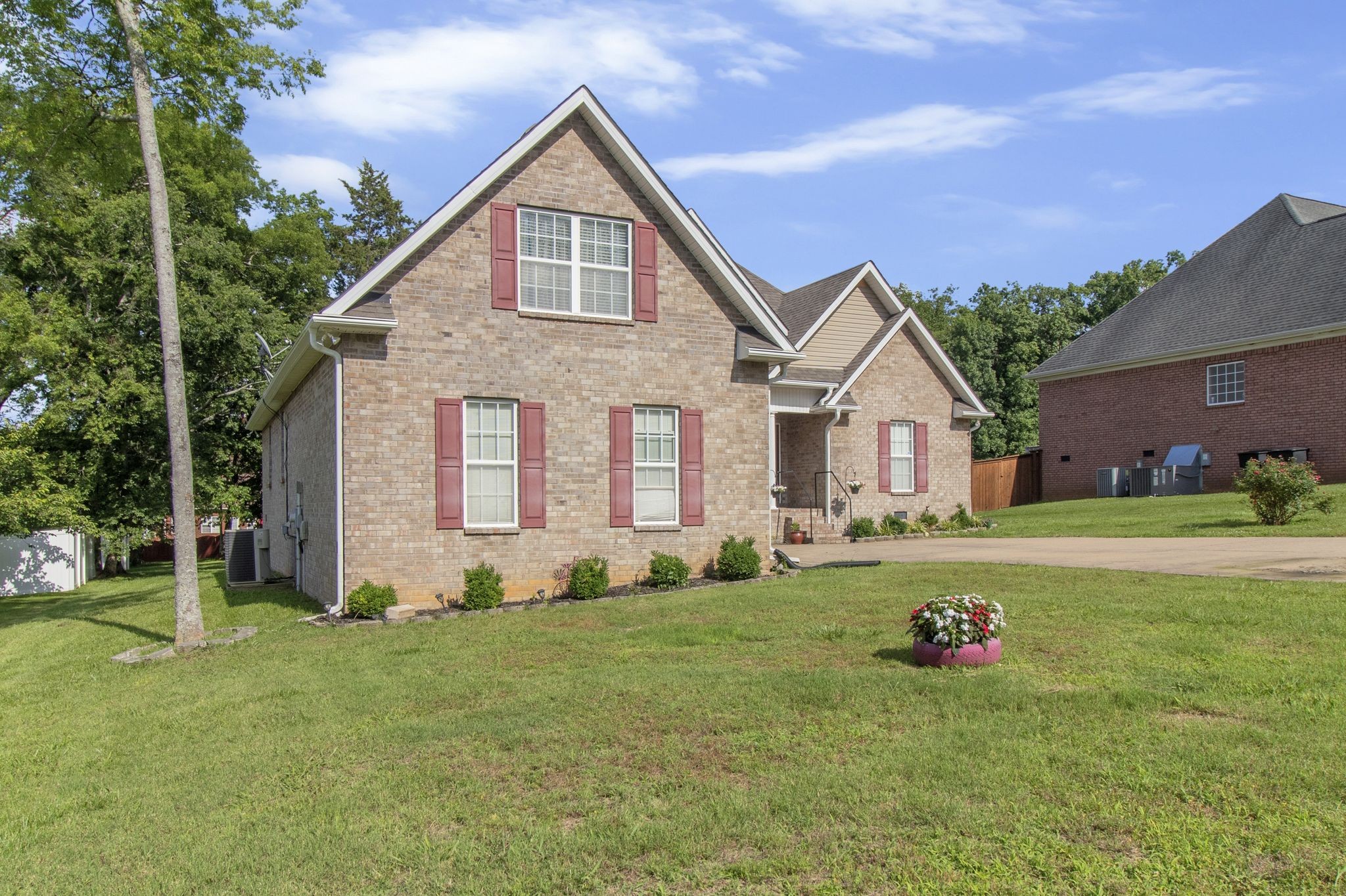 534 Willow Hill Cir
