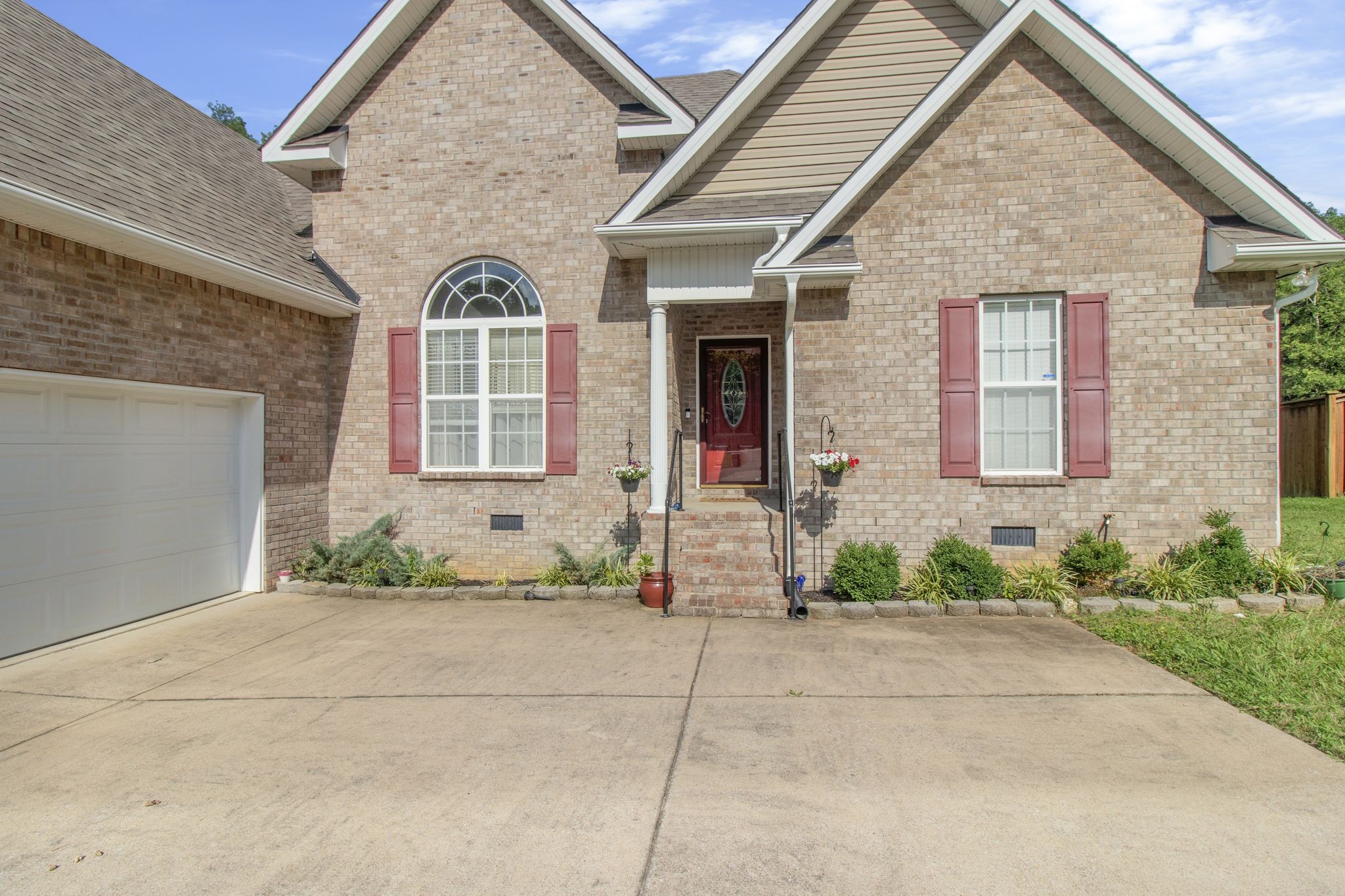 534 Willow Hill Cir