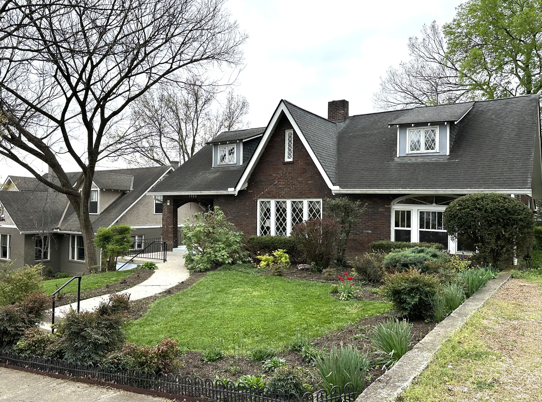 1703 Cedar Ln