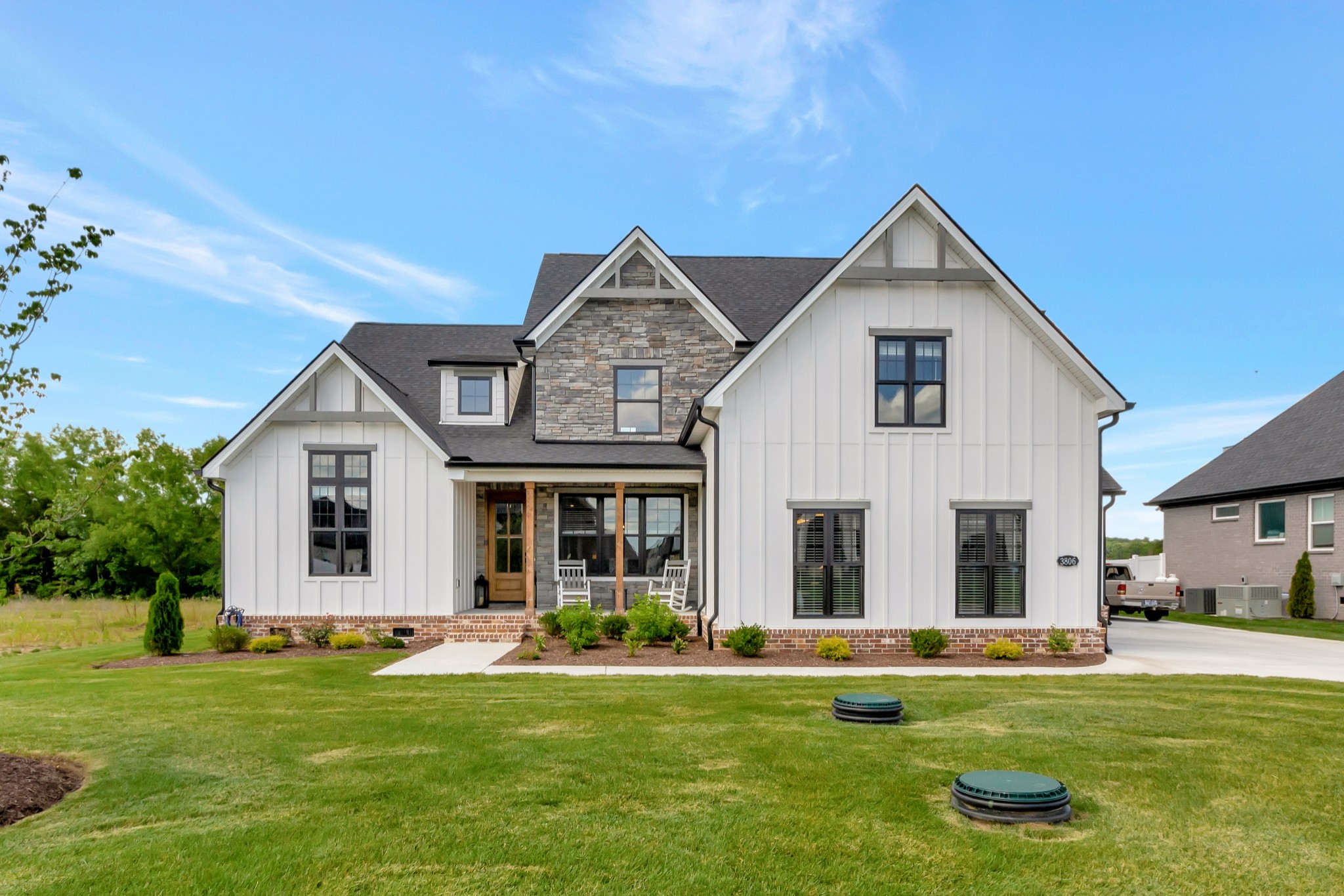 3806 Carriage Dr