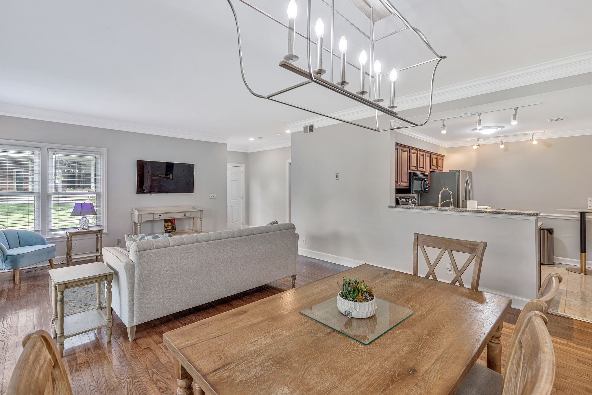 237 Boxmere Pl