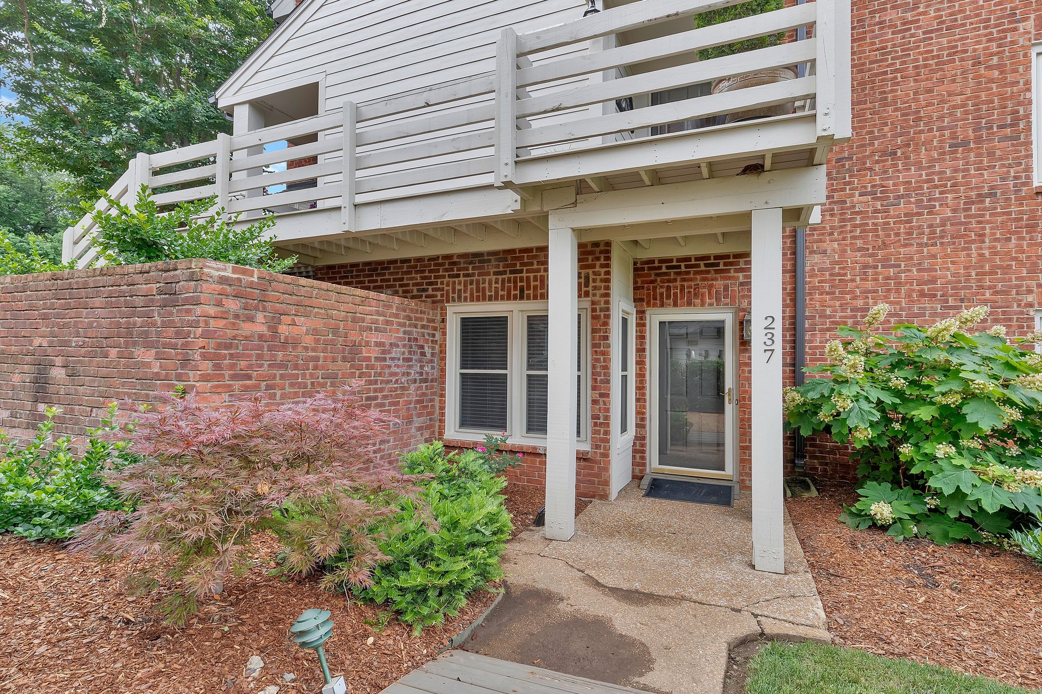 237 Boxmere Pl