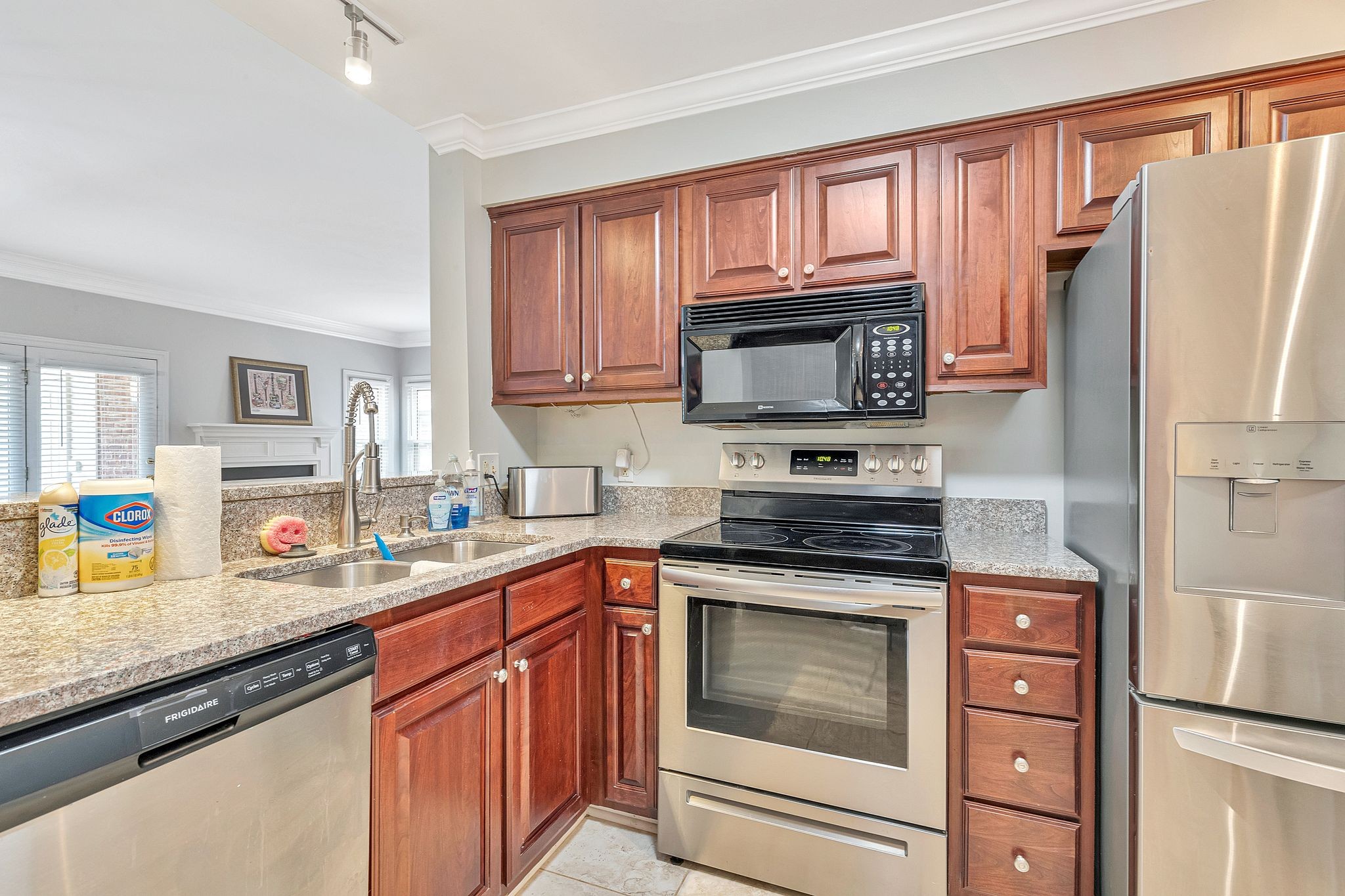237 Boxmere Pl