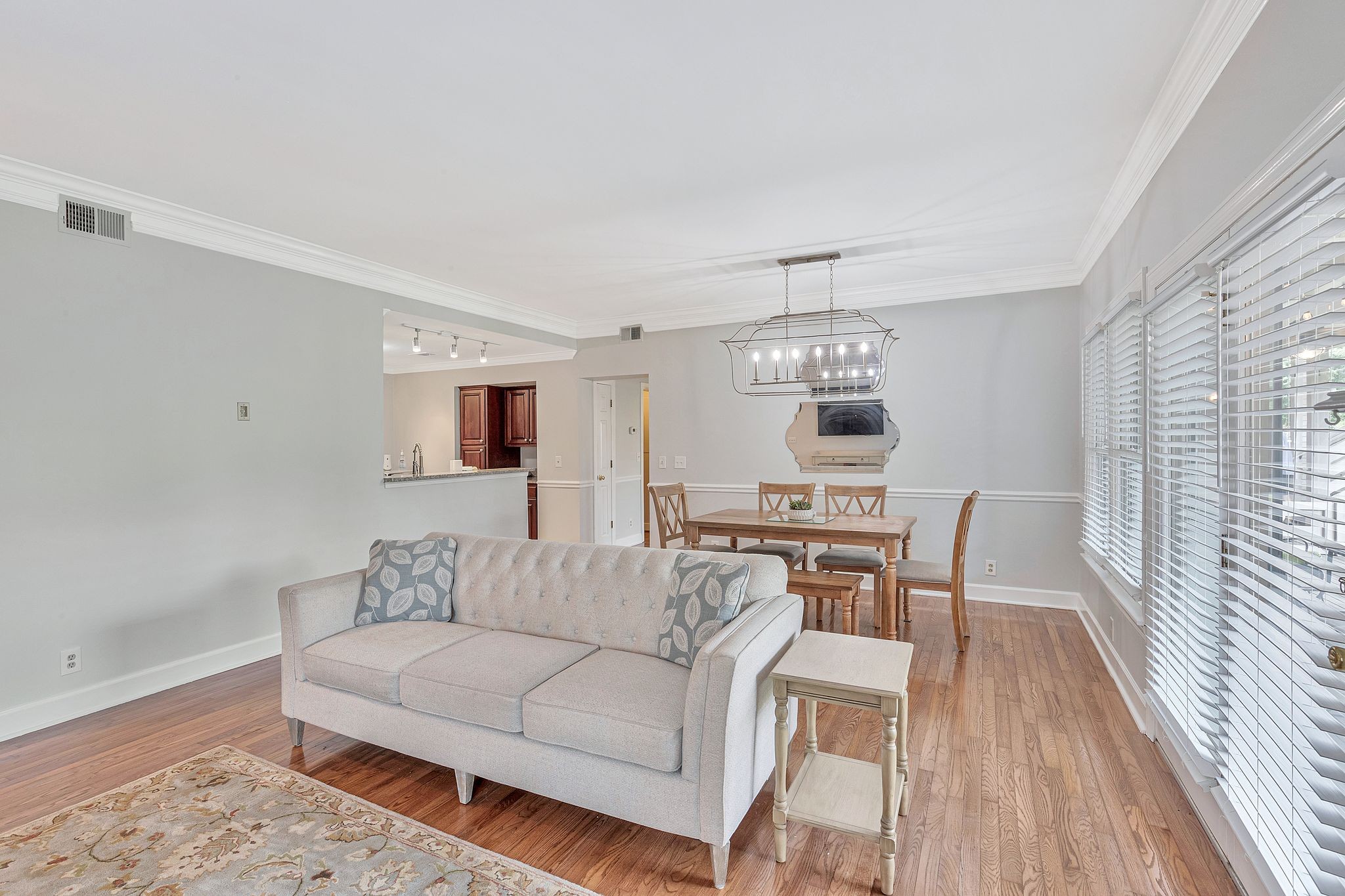 237 Boxmere Pl