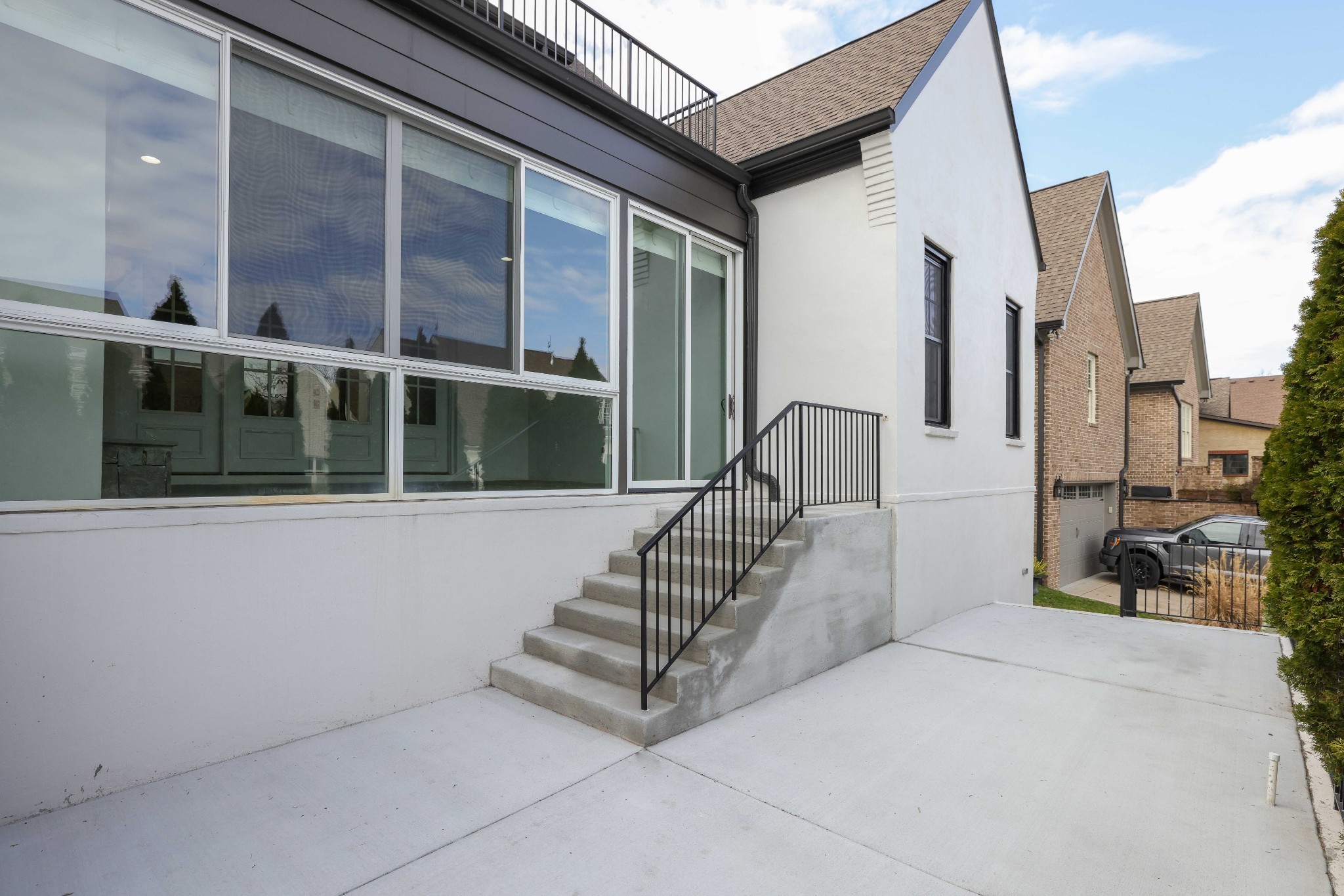 421 Glen West Dr