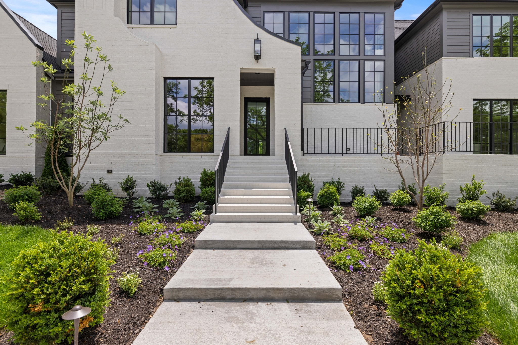 8011 Vaden Dr