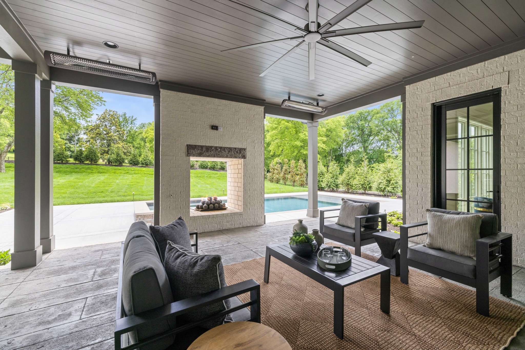 8011 Vaden Dr