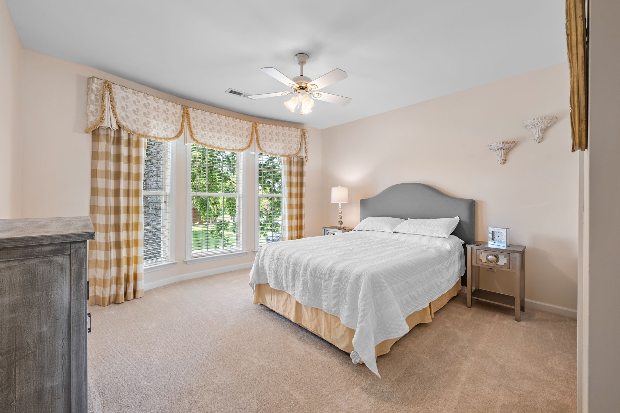 1926 Creekwalk Dr