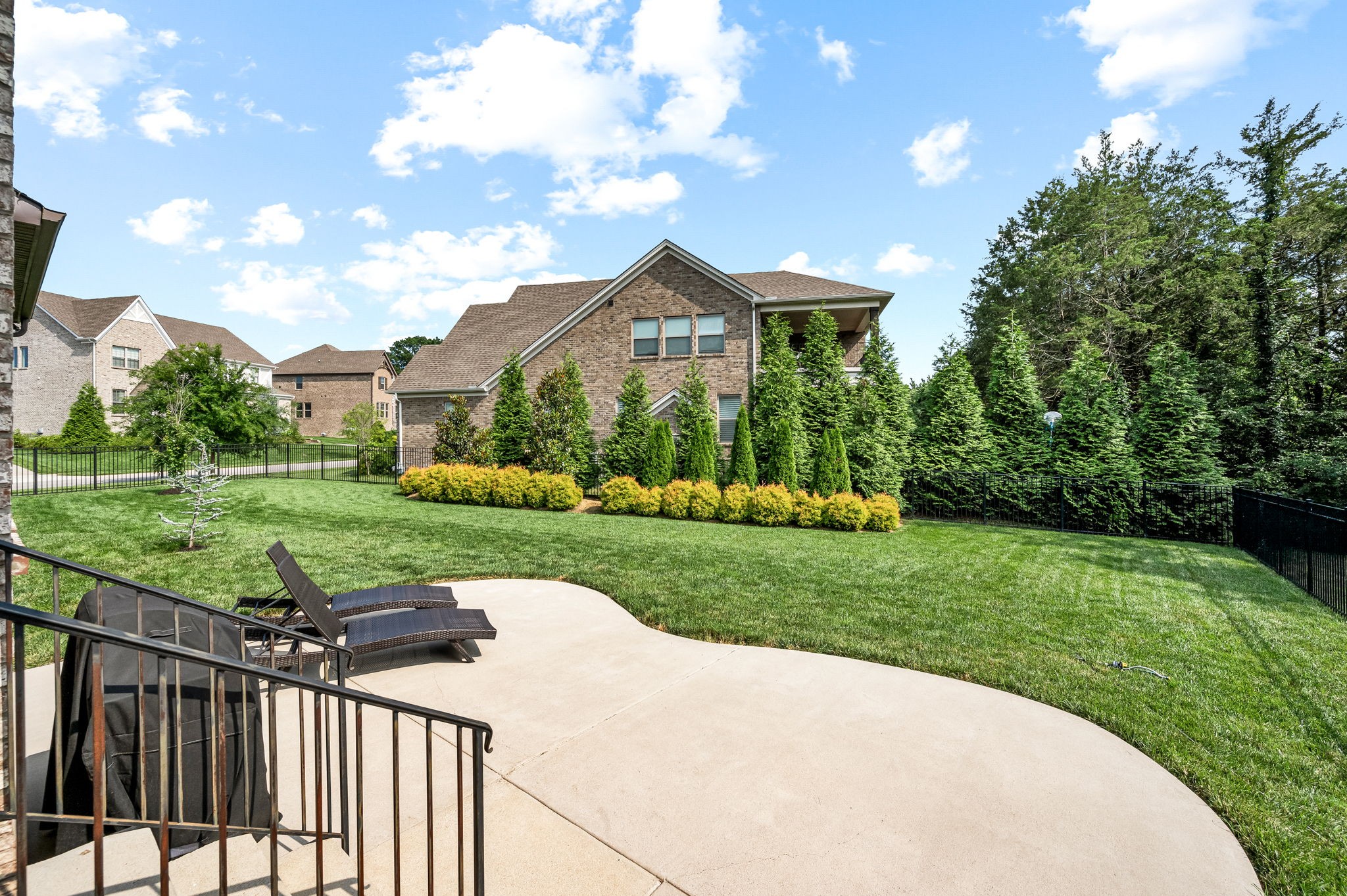 2009 Belsford Dr