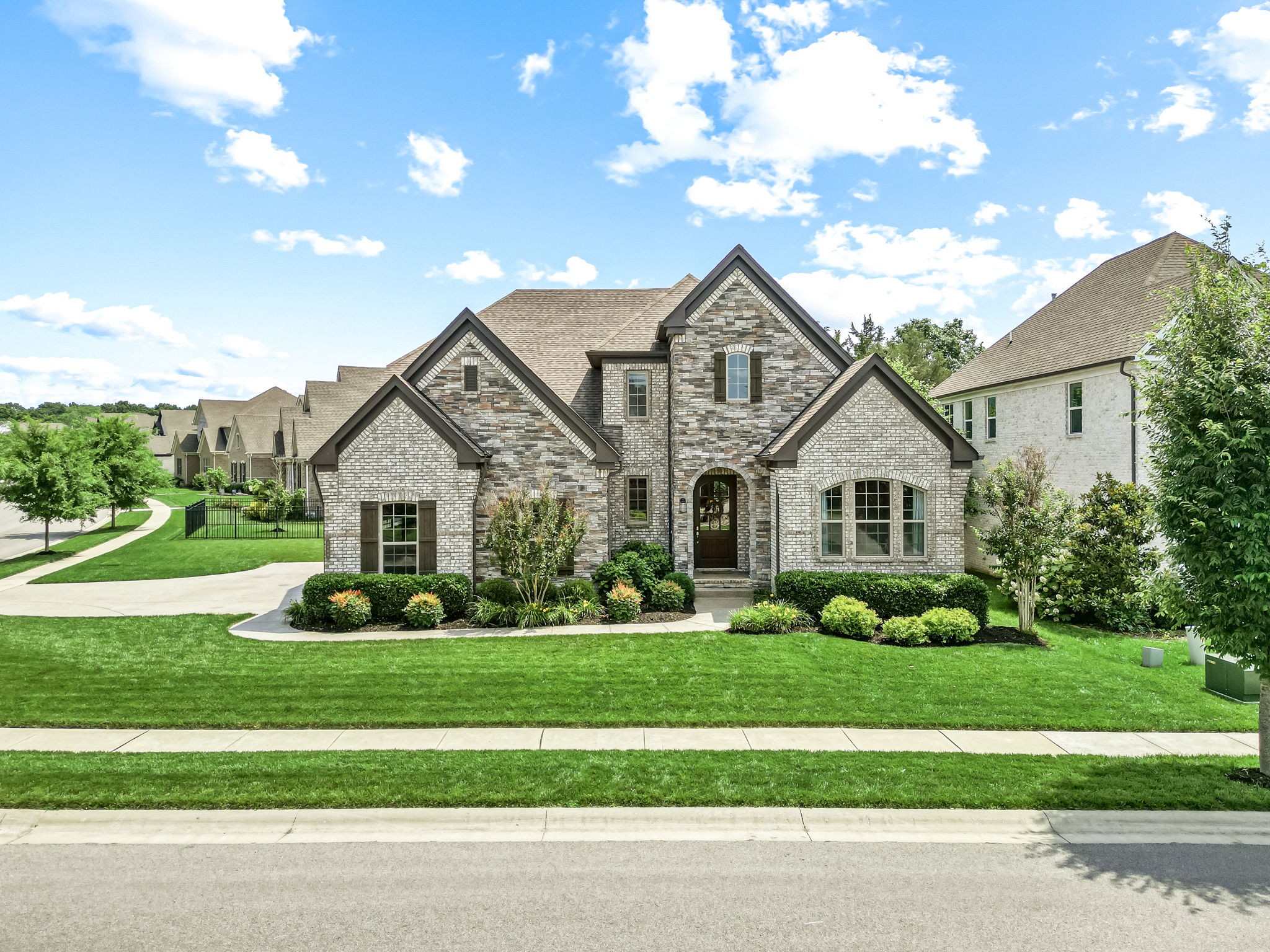 2009 Belsford Dr