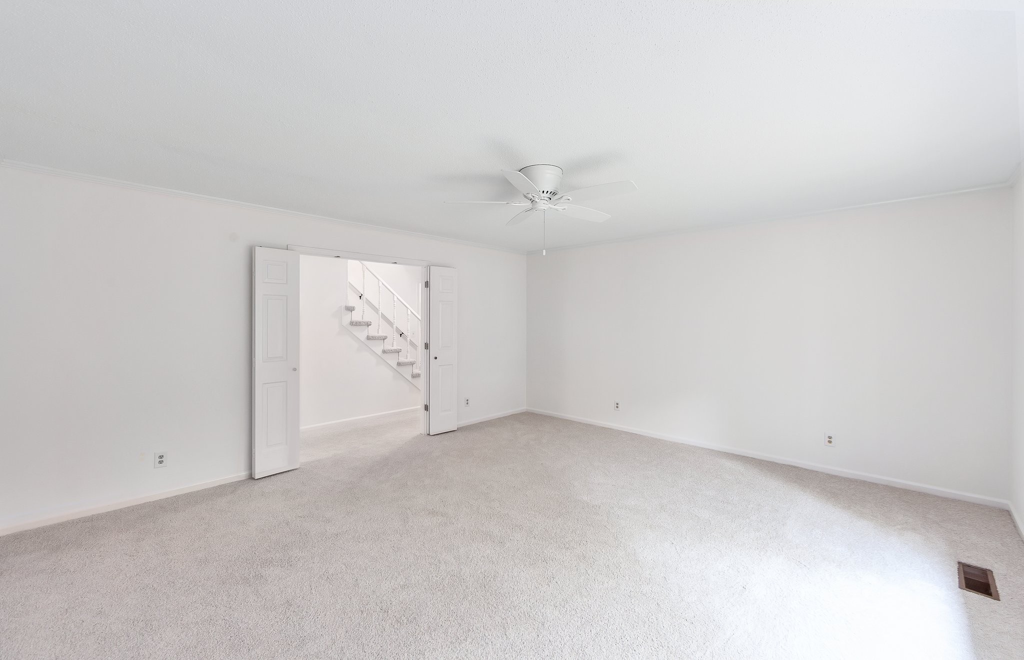 825 Barham Ln
