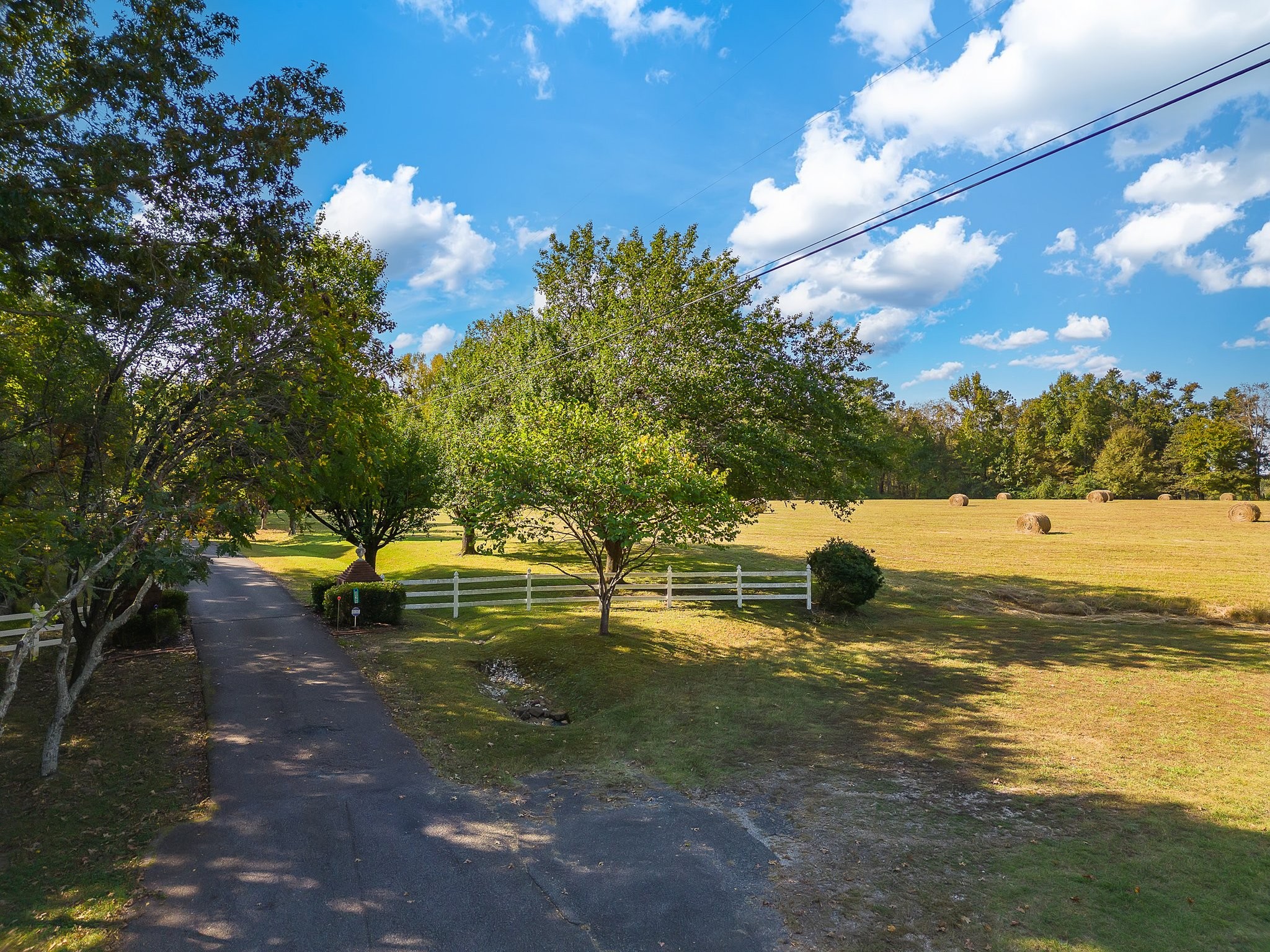 825 Barham Ln
