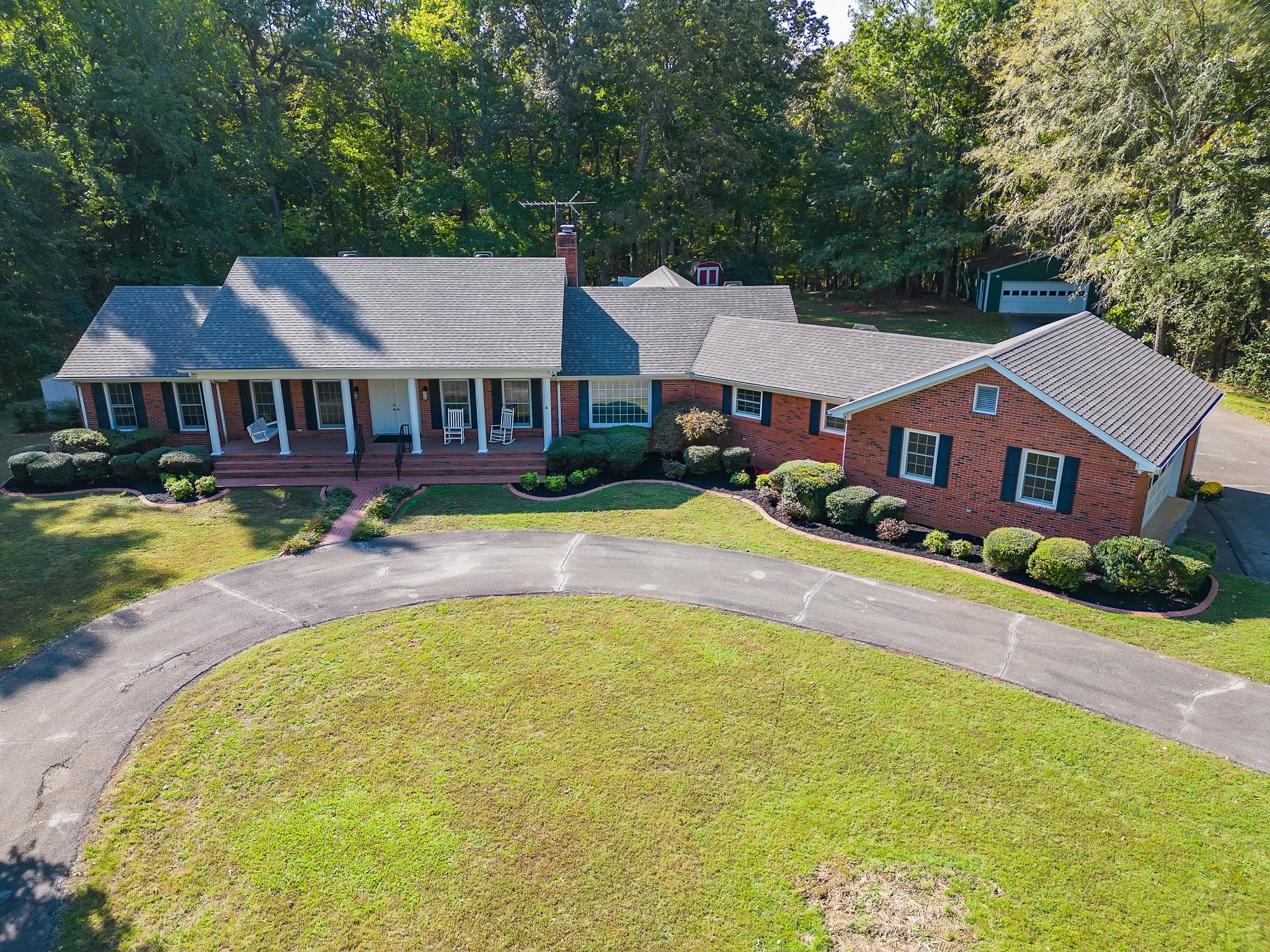825 Barham Ln