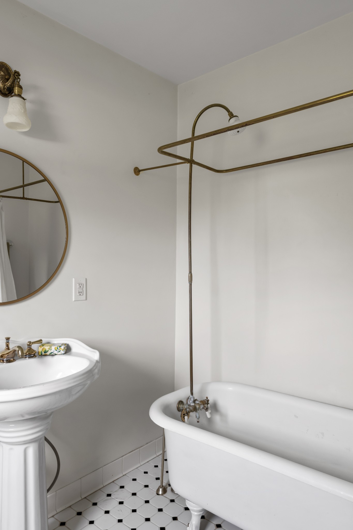 1579 Thompson Station Rd, W