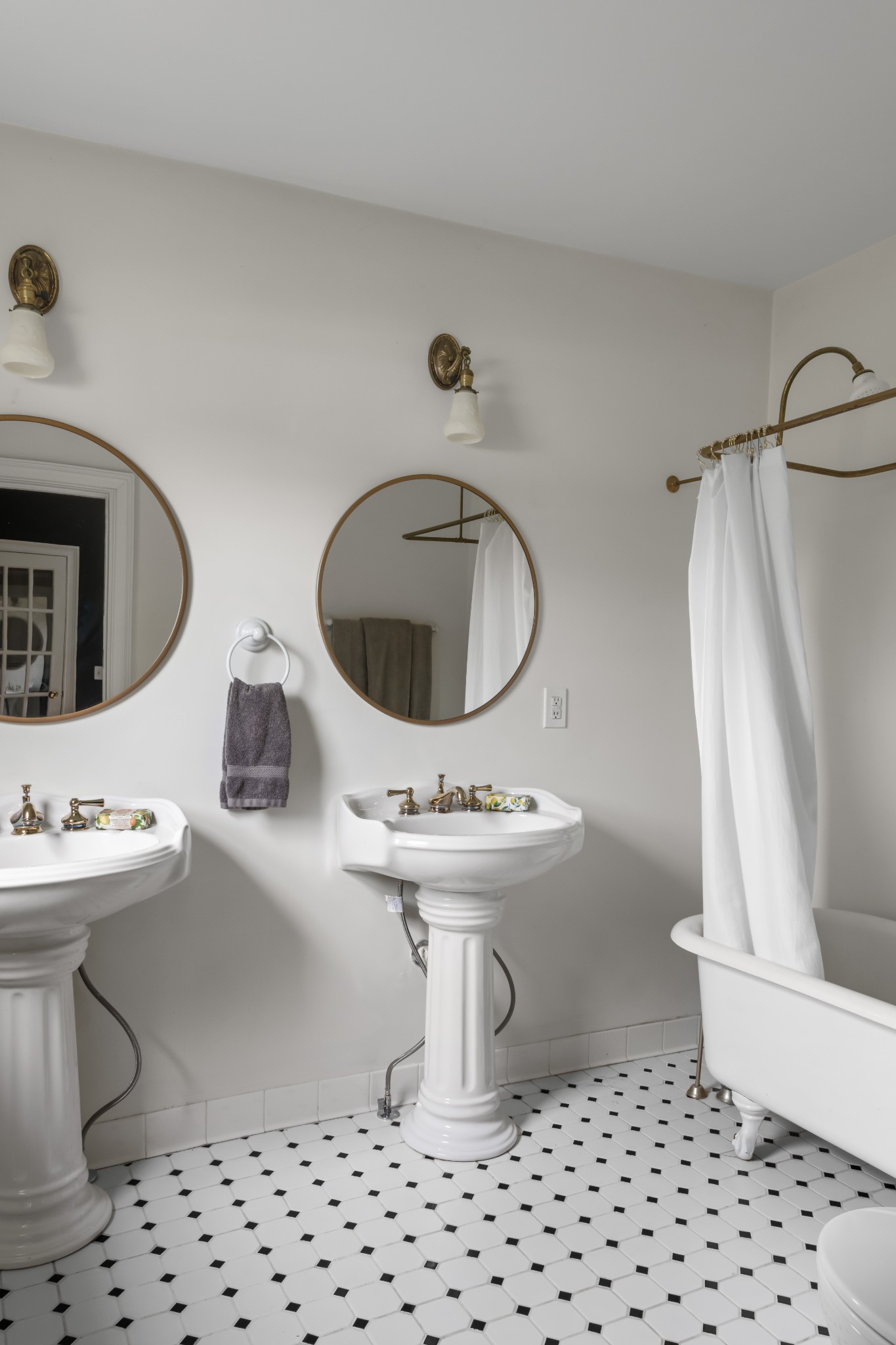 1579 Thompson Station Rd, W