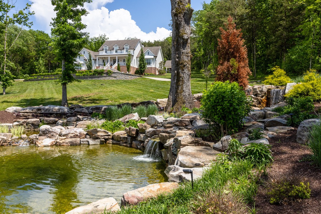 5028 Carters Creek Pike