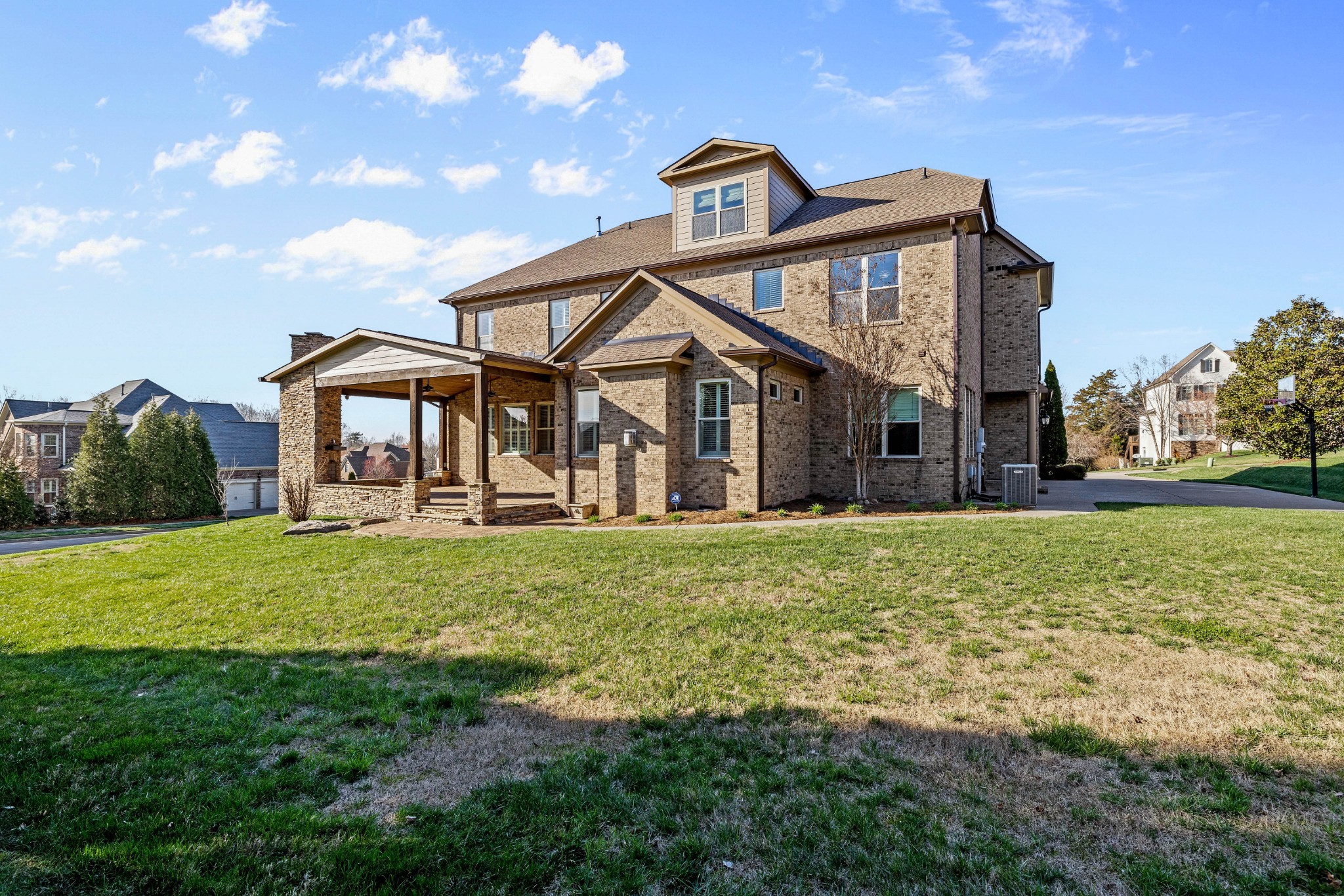 9509 Delamere Creek Ln