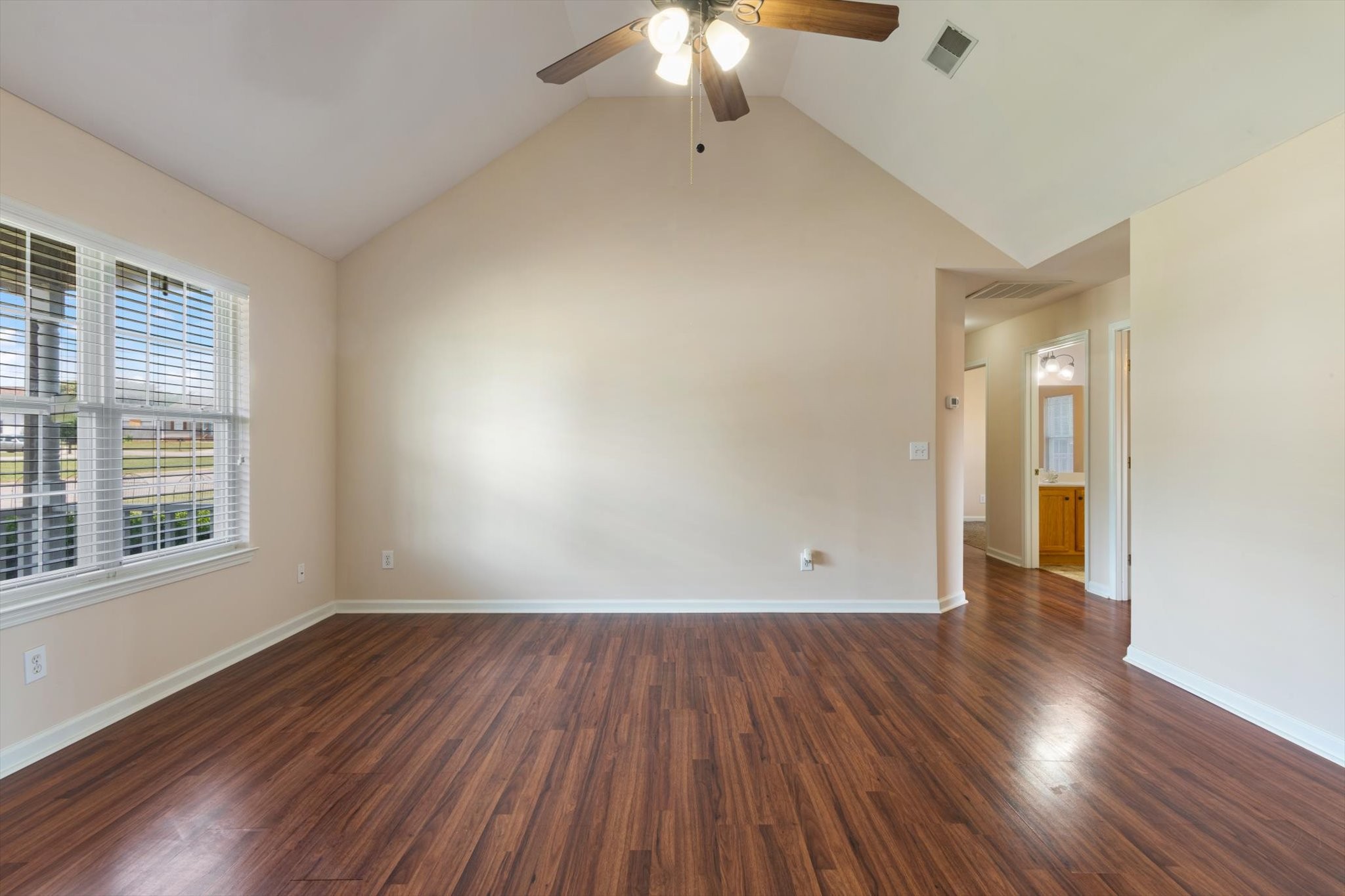 2512 Lismore Dr