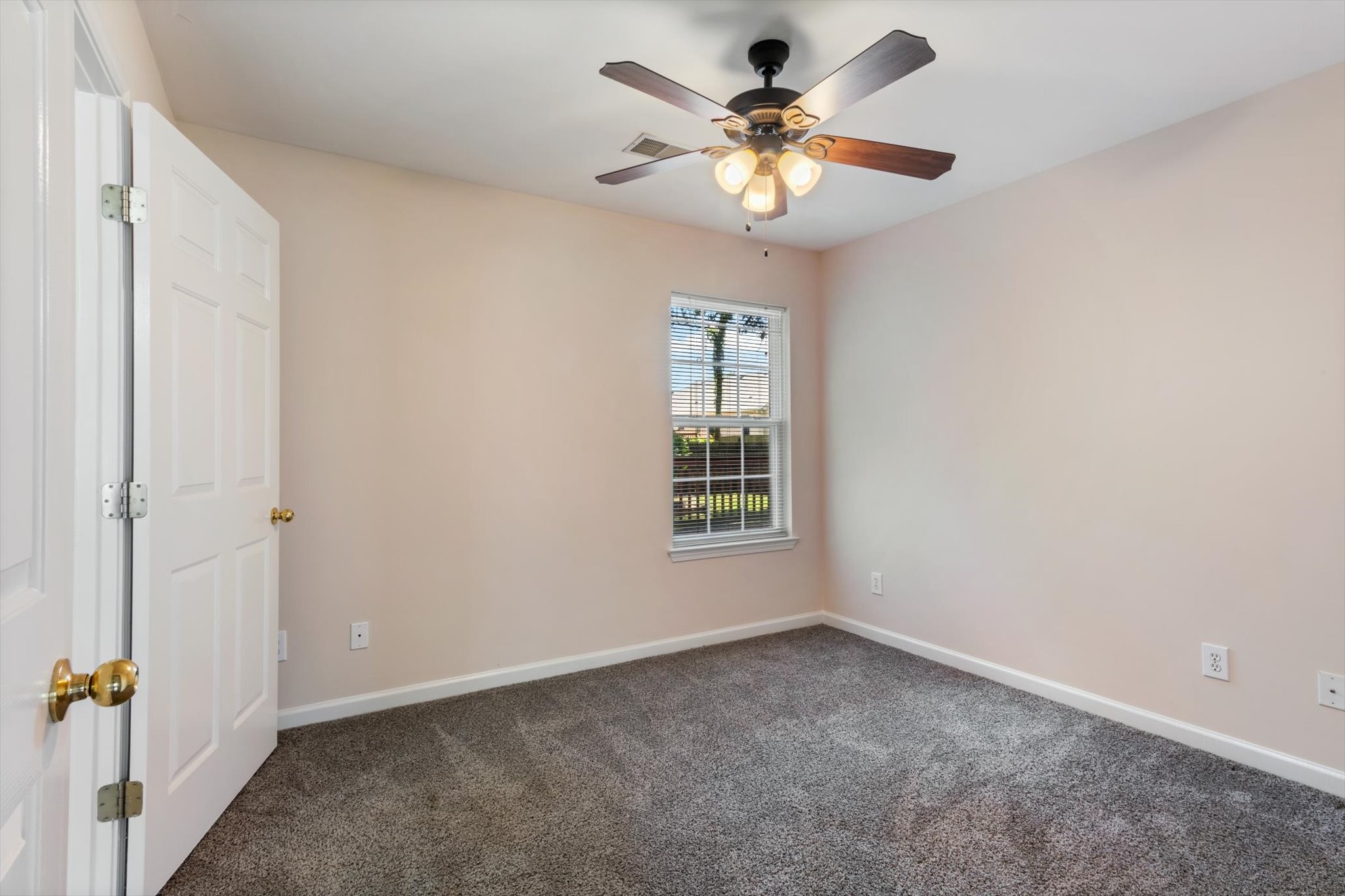 2512 Lismore Dr