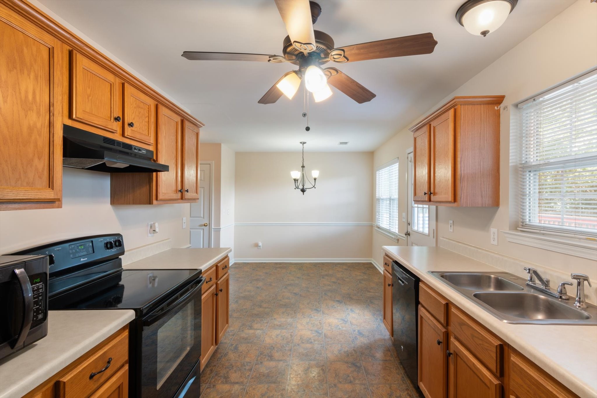 2512 Lismore Dr
