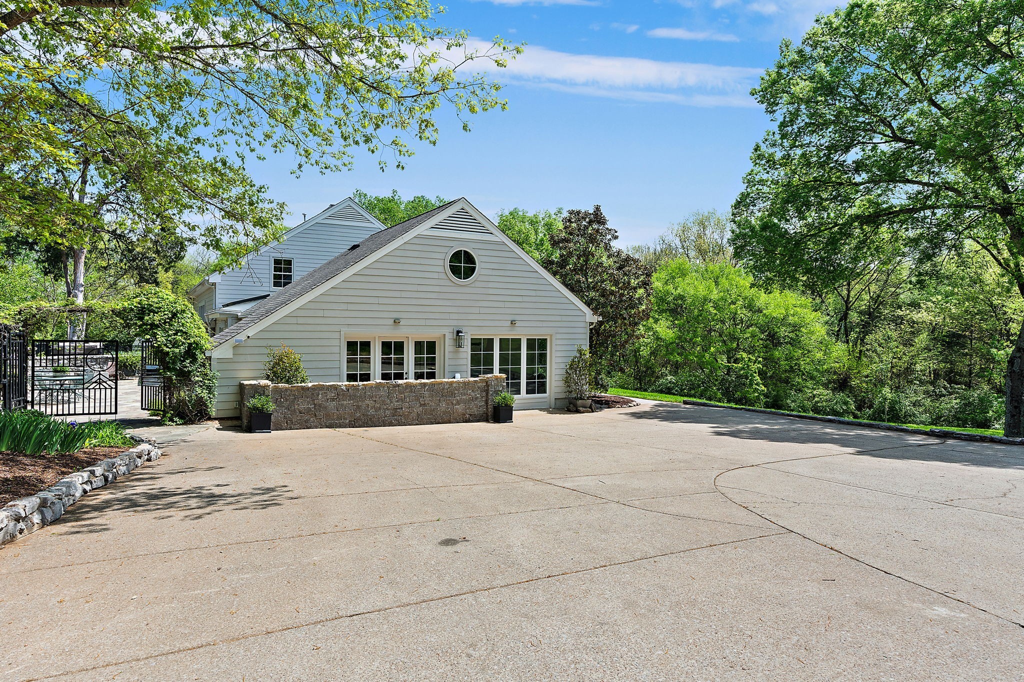 1000 Perkins Ln